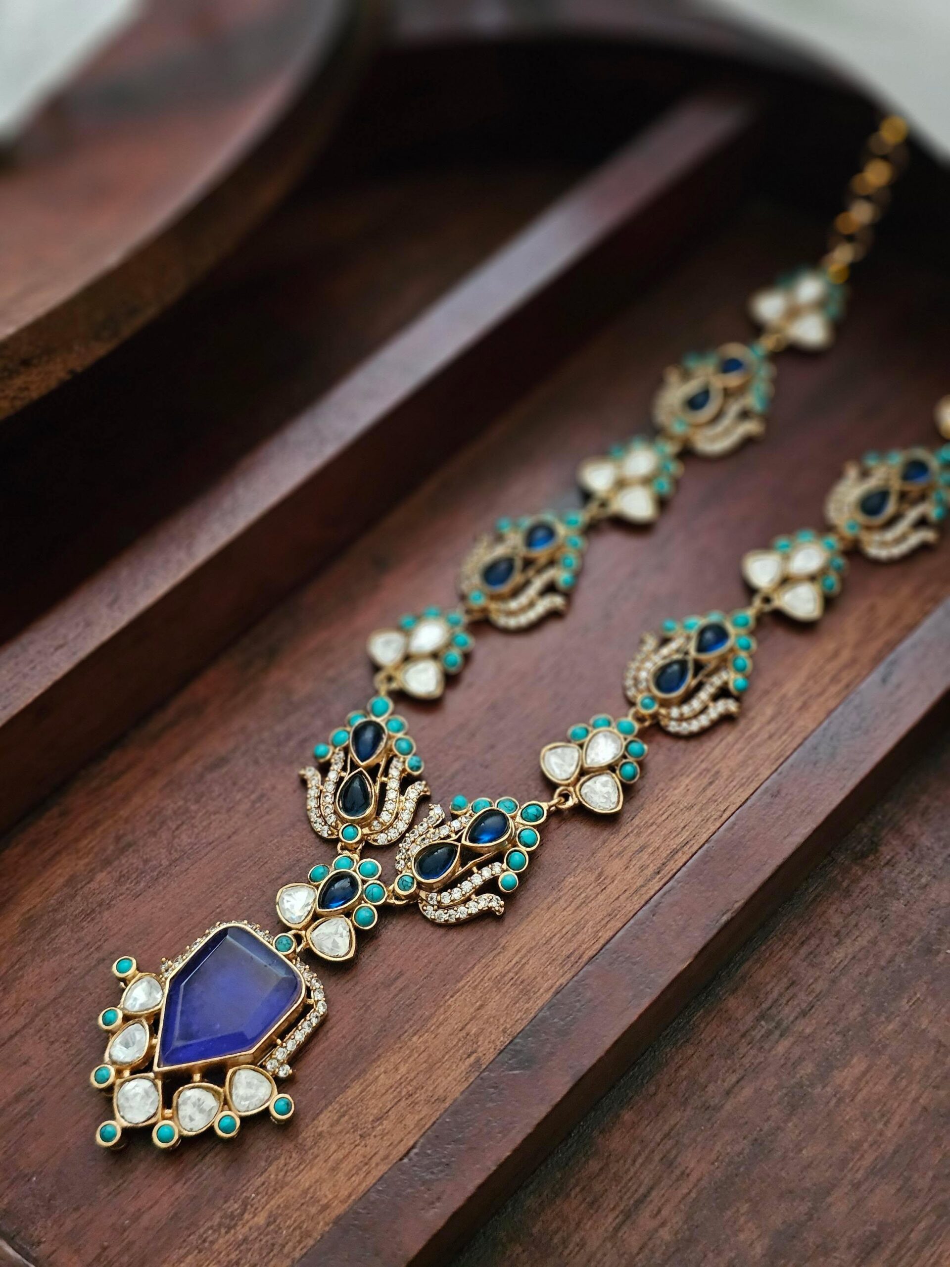 Kavira quartz and polki necklace Thumbnail