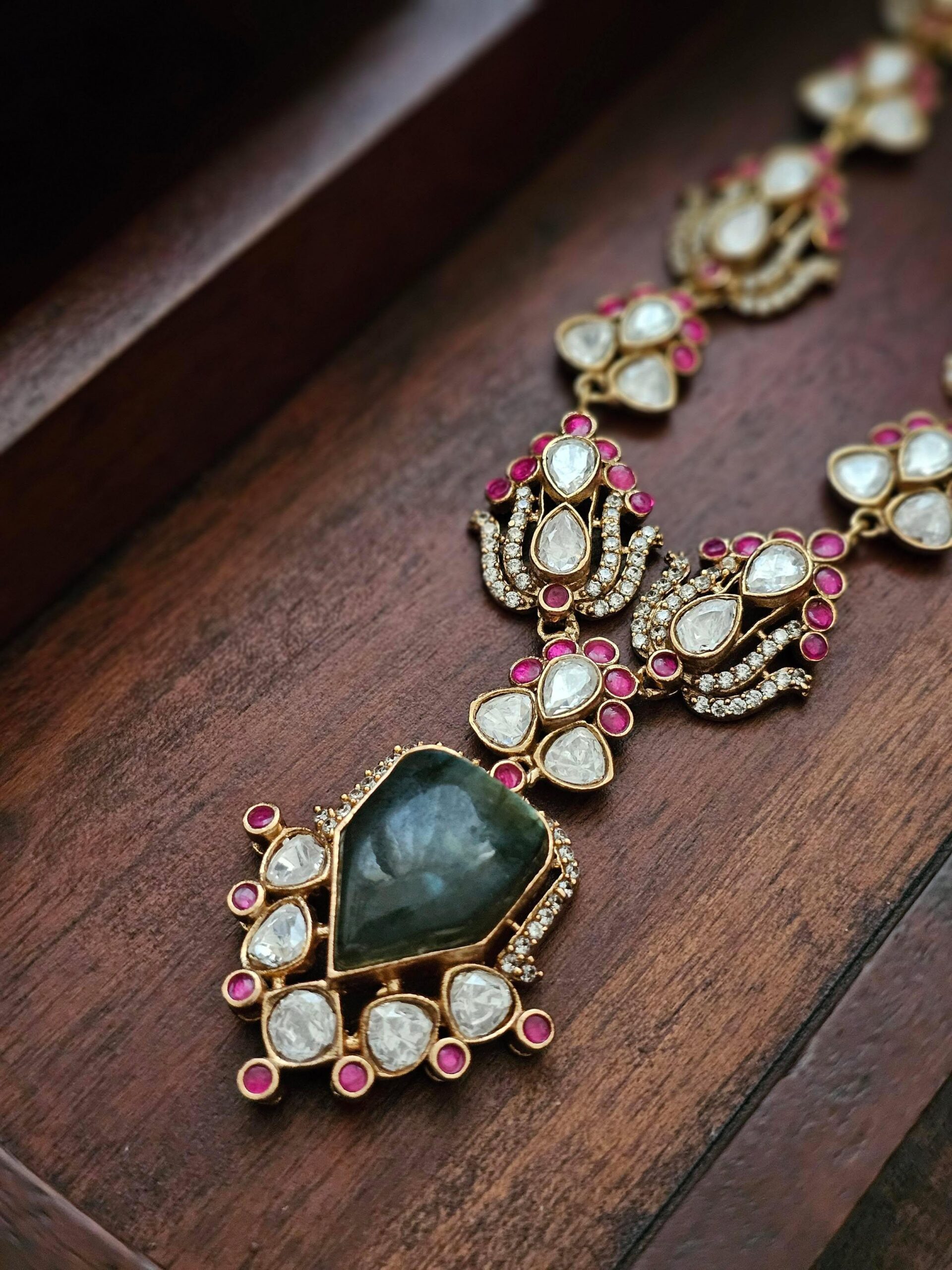 Kavira quartz and polki necklace Thumbnail