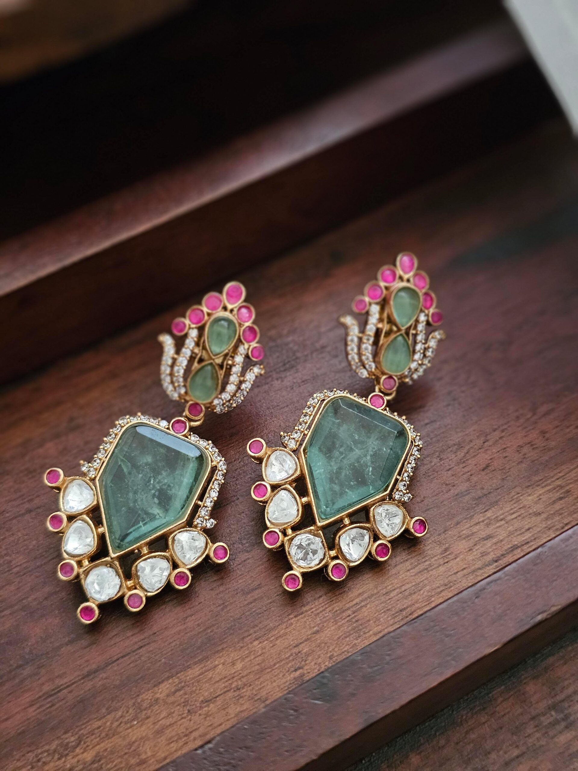 Kavira quartz and polki necklace Thumbnail