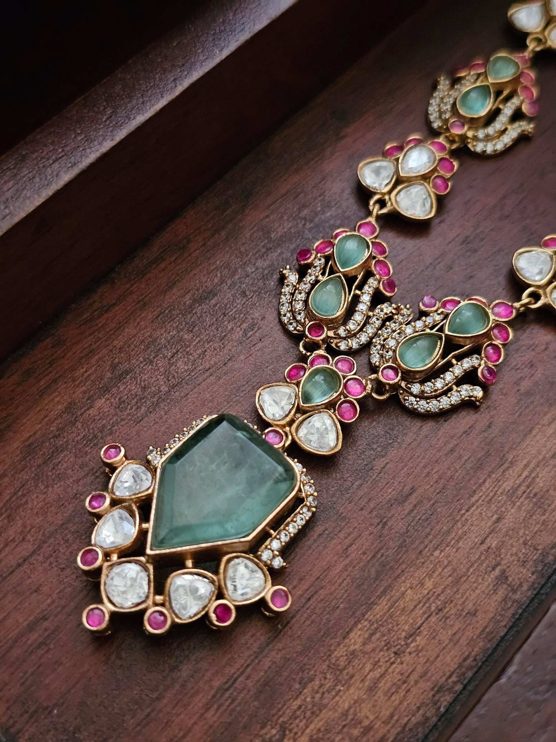 Kavira quartz and polki necklace Thumbnail