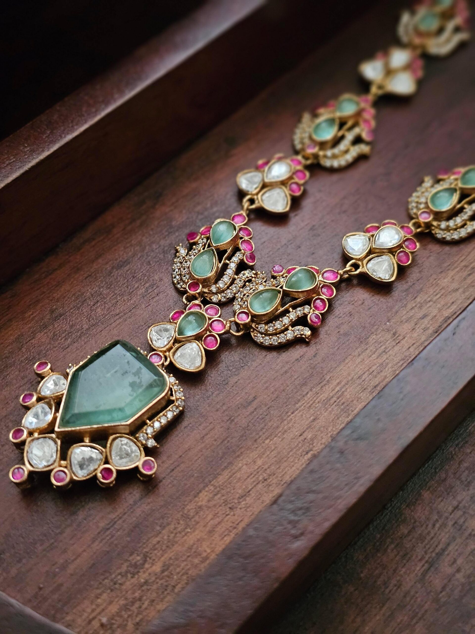 Kavira quartz and polki necklace Thumbnail