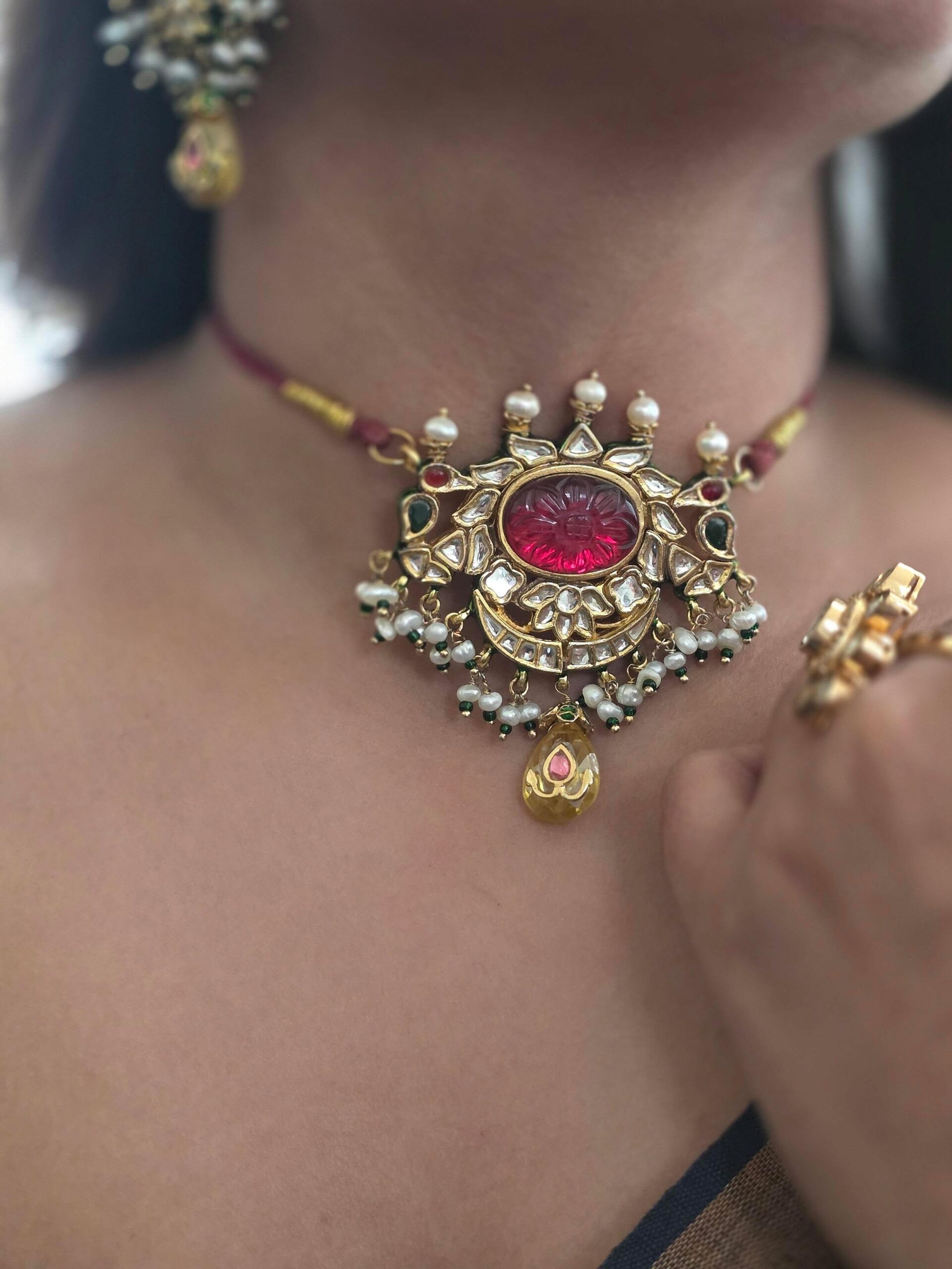 Siya semi-precious stone choker Thumbnail