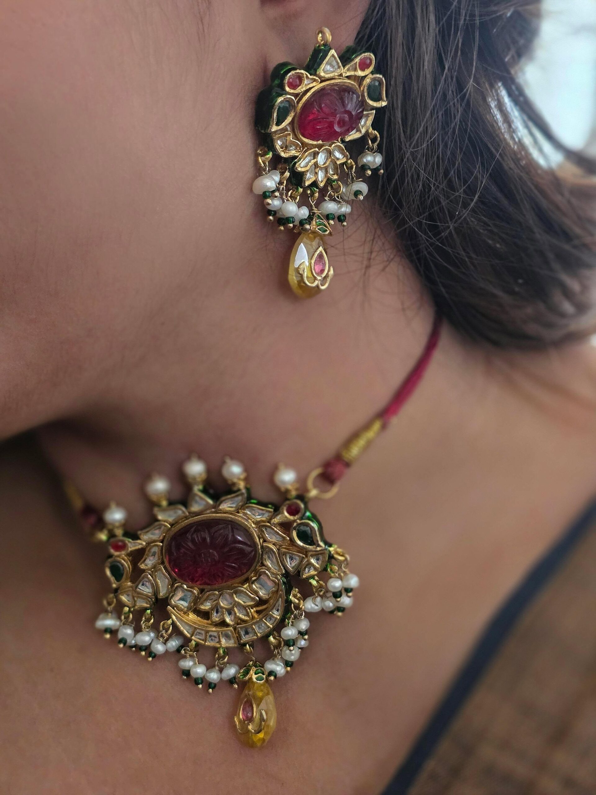 Siya semi-precious stone choker Thumbnail