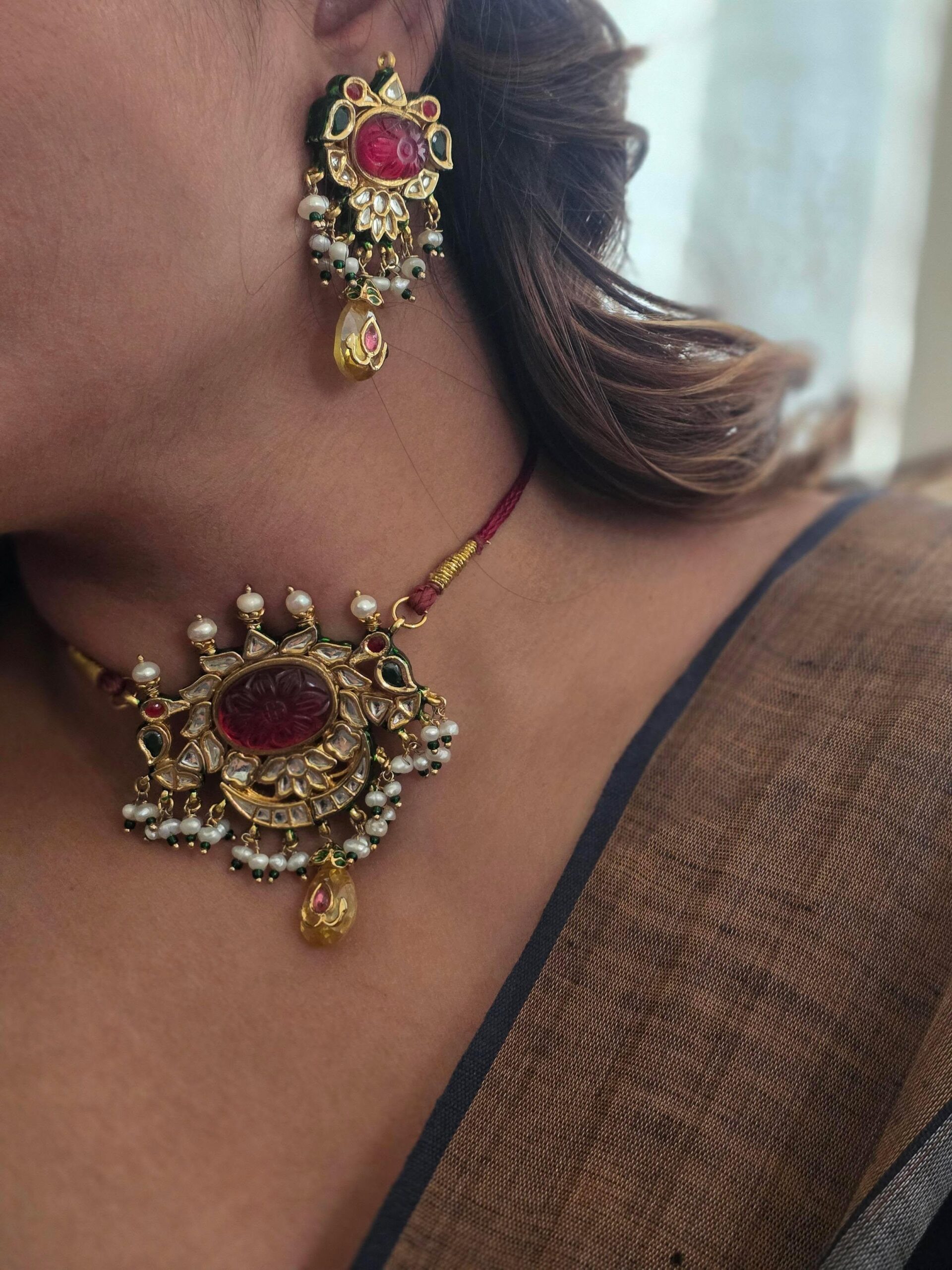 Siya semi-precious stone choker Thumbnail