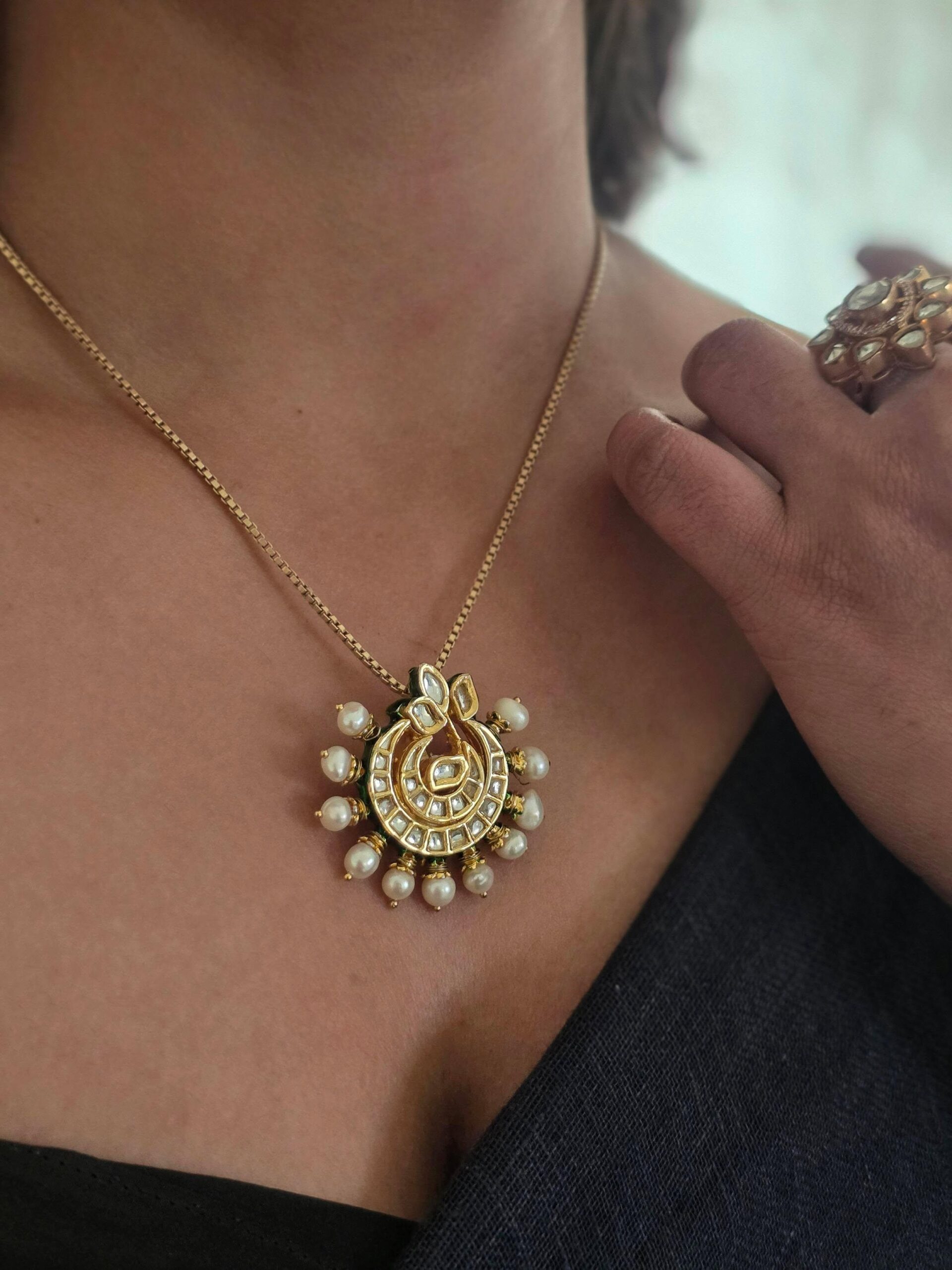 Uma delicate necklace Thumbnail