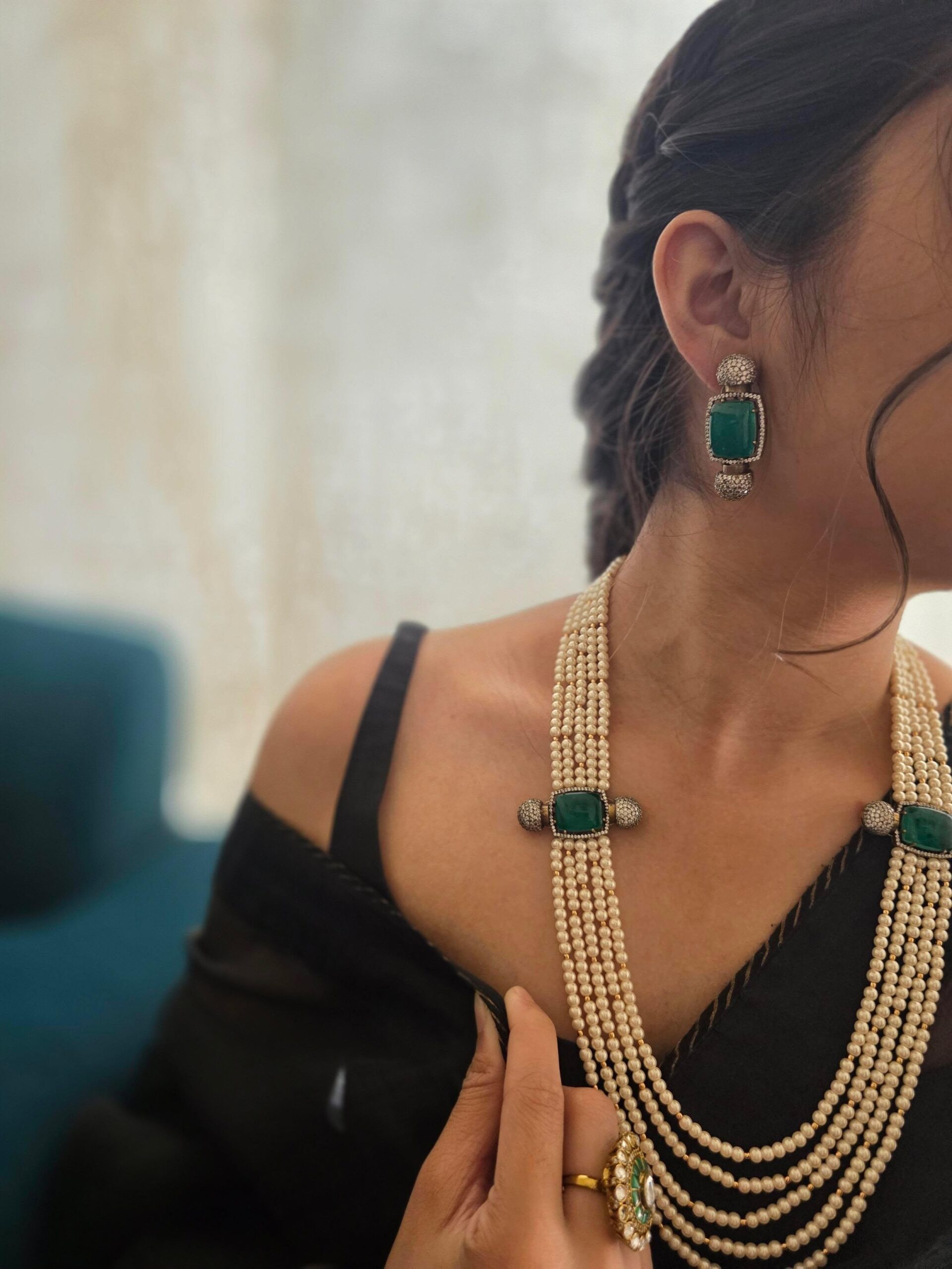 Girisha pearl and quartz long necklace Thumbnail