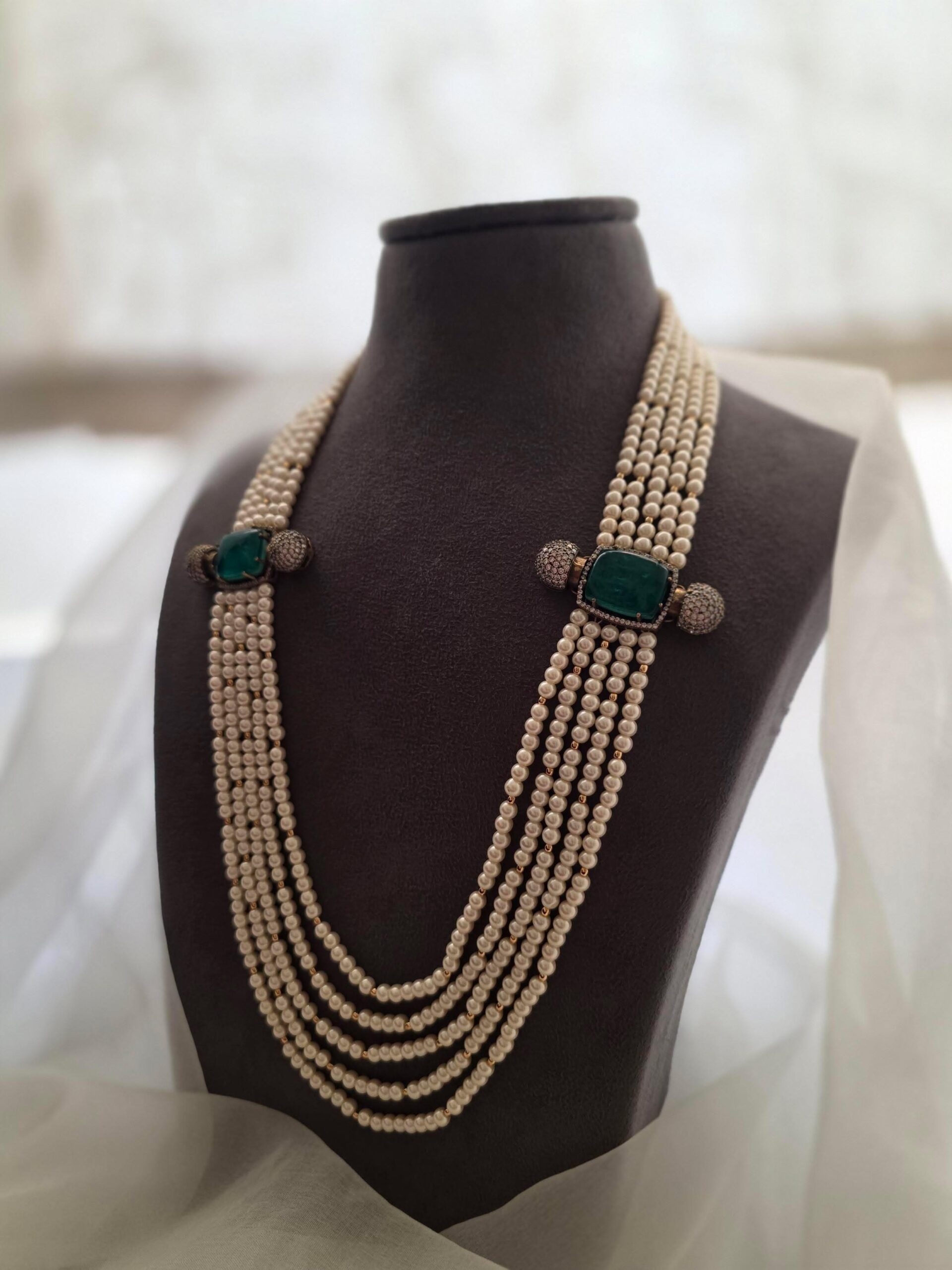 Girisha pearl and quartz long necklace Thumbnail