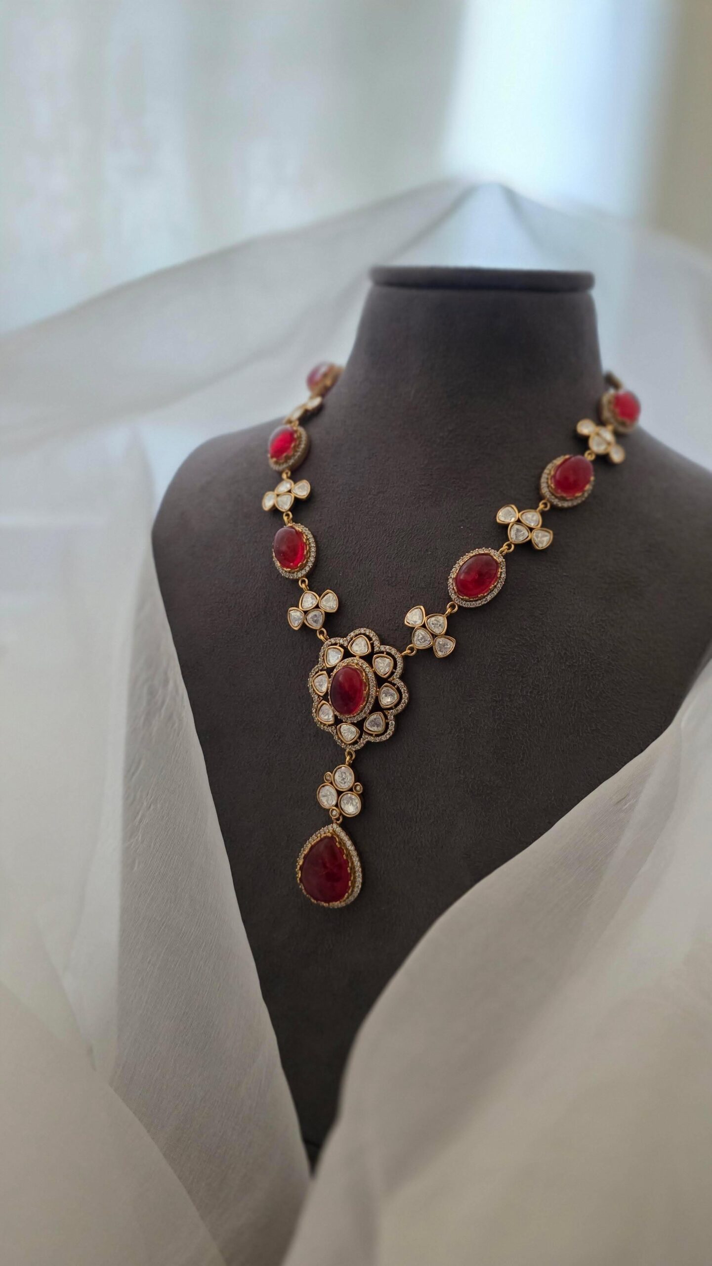 Amanza quartz and polki necklace Thumbnail