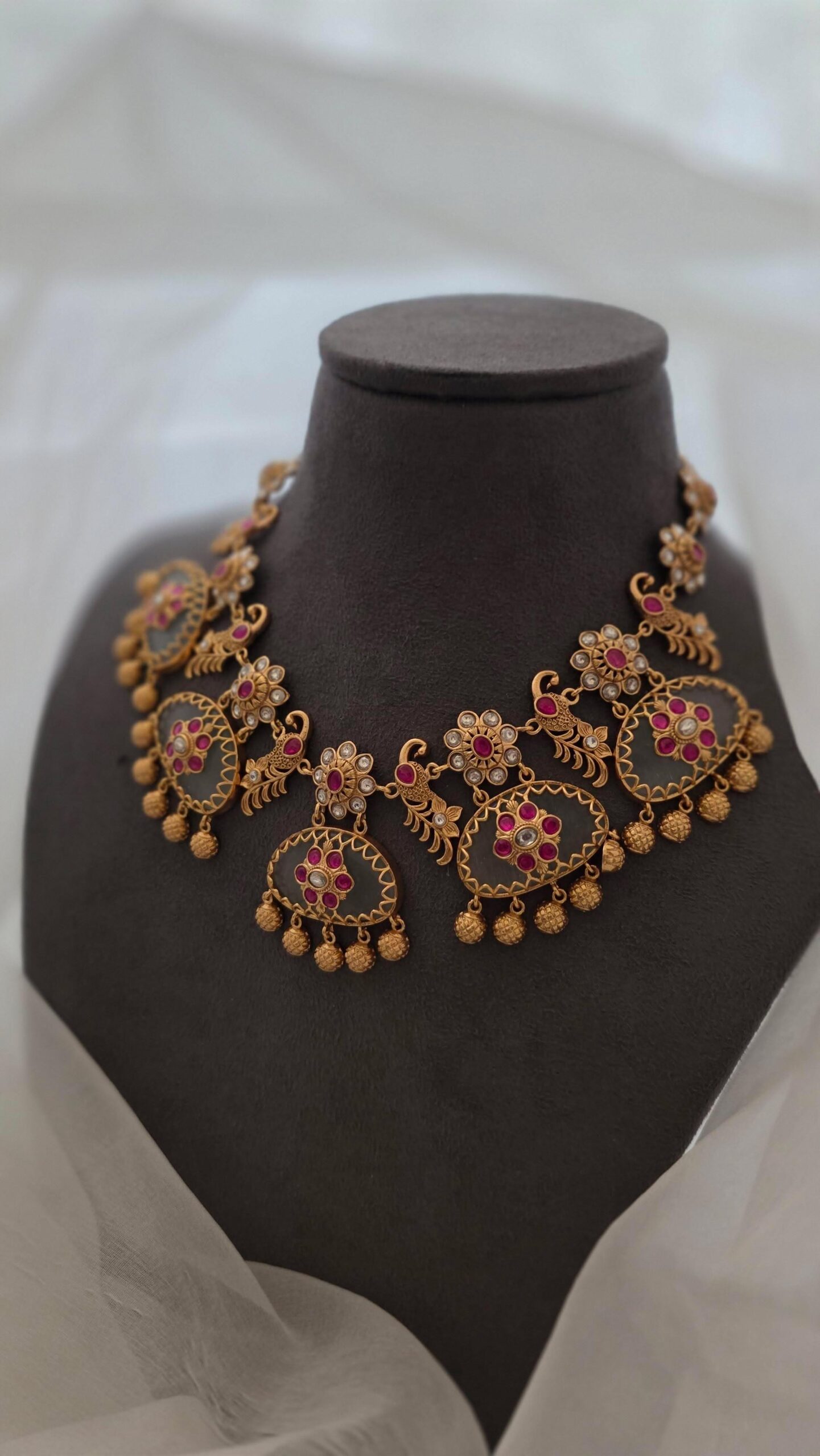 Meenalata handcrafted quartz necklace Thumbnail