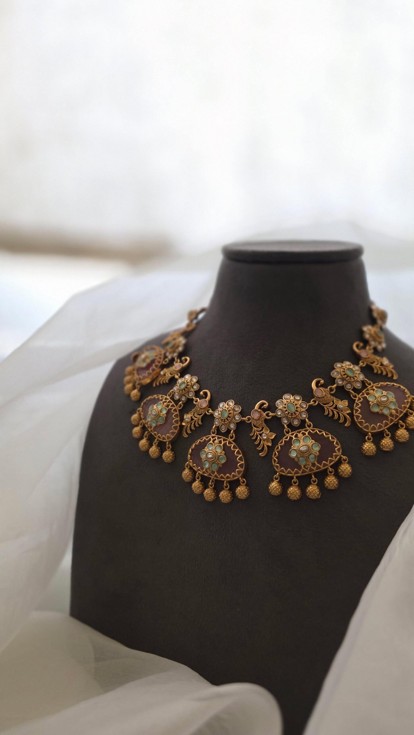 Meenalata handcrafted quartz necklace Thumbnail