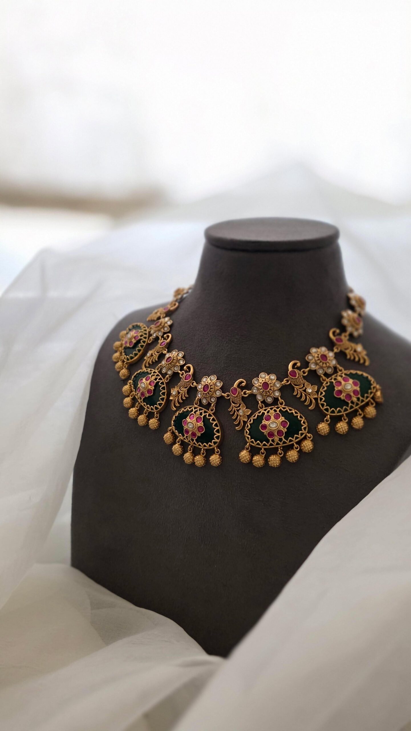 Meenlata handcrafted quartz necklace Thumbnail