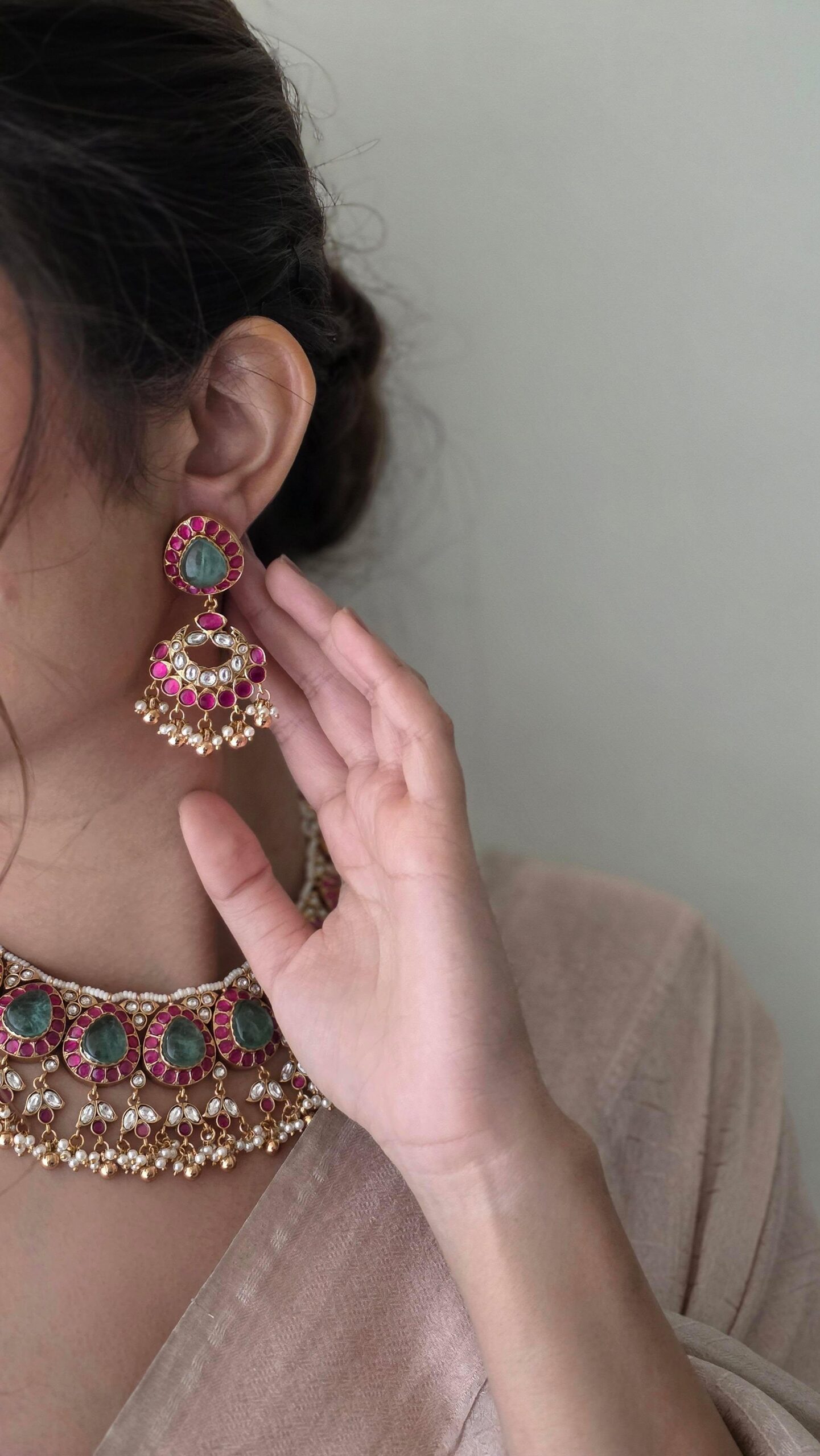 Varshini quartz and polki necklace Thumbnail