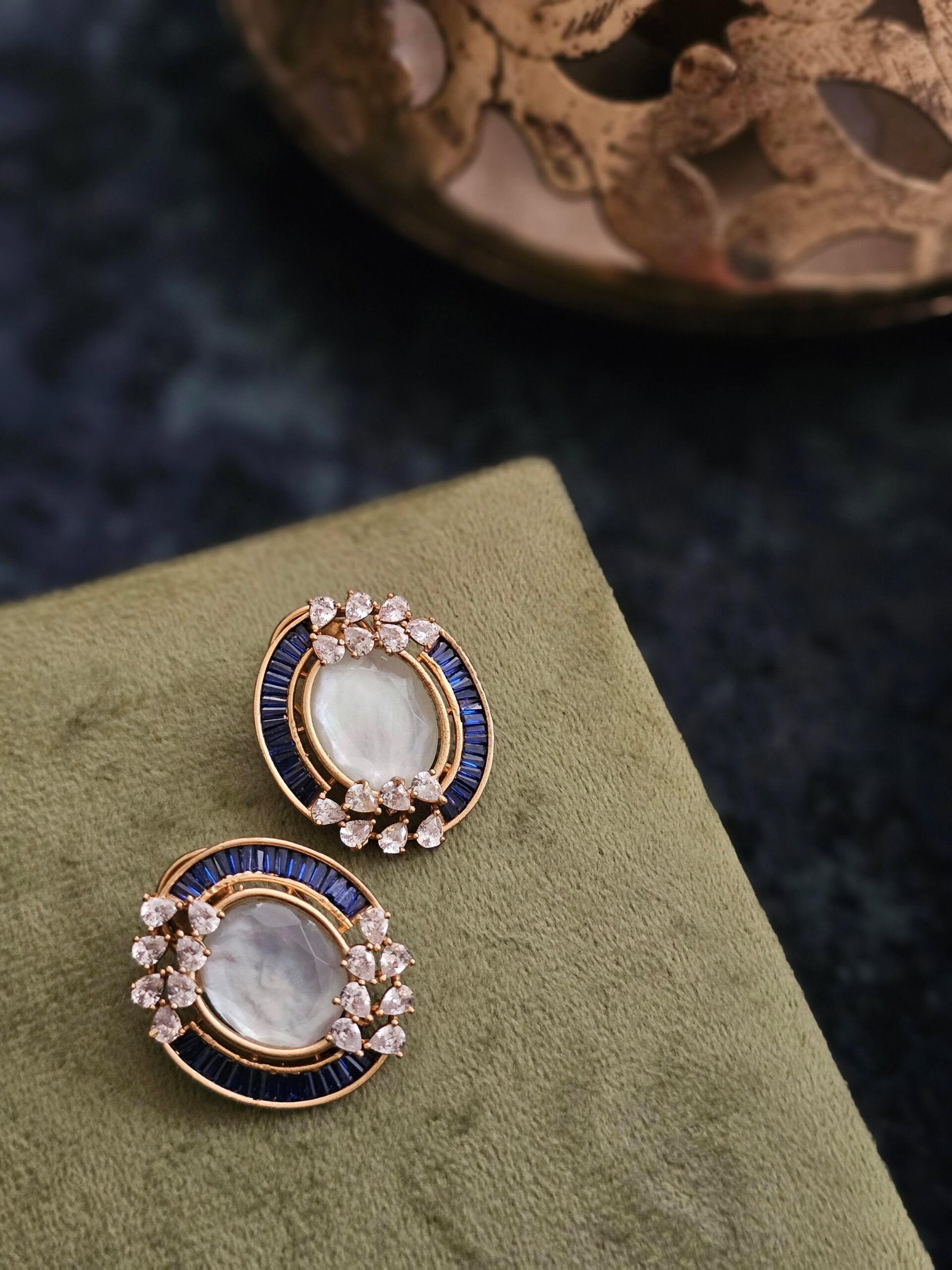 Dripti quartz studs Thumbnail