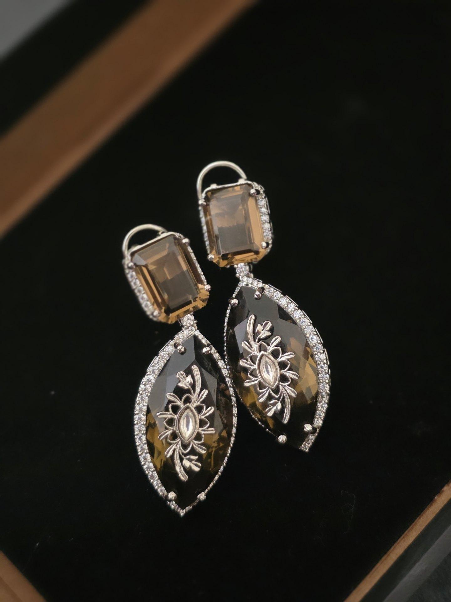 Riva statement earrings Thumbnail
