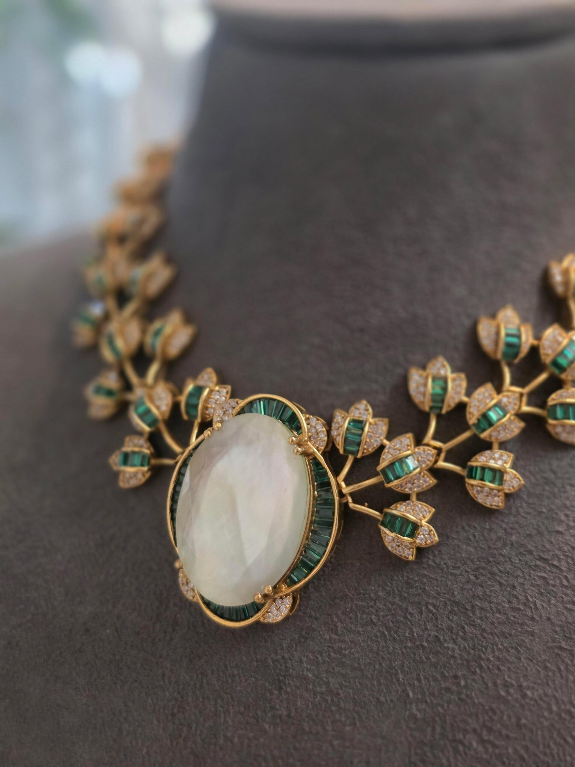 Rossie semi-precious quartz necklace Thumbnail