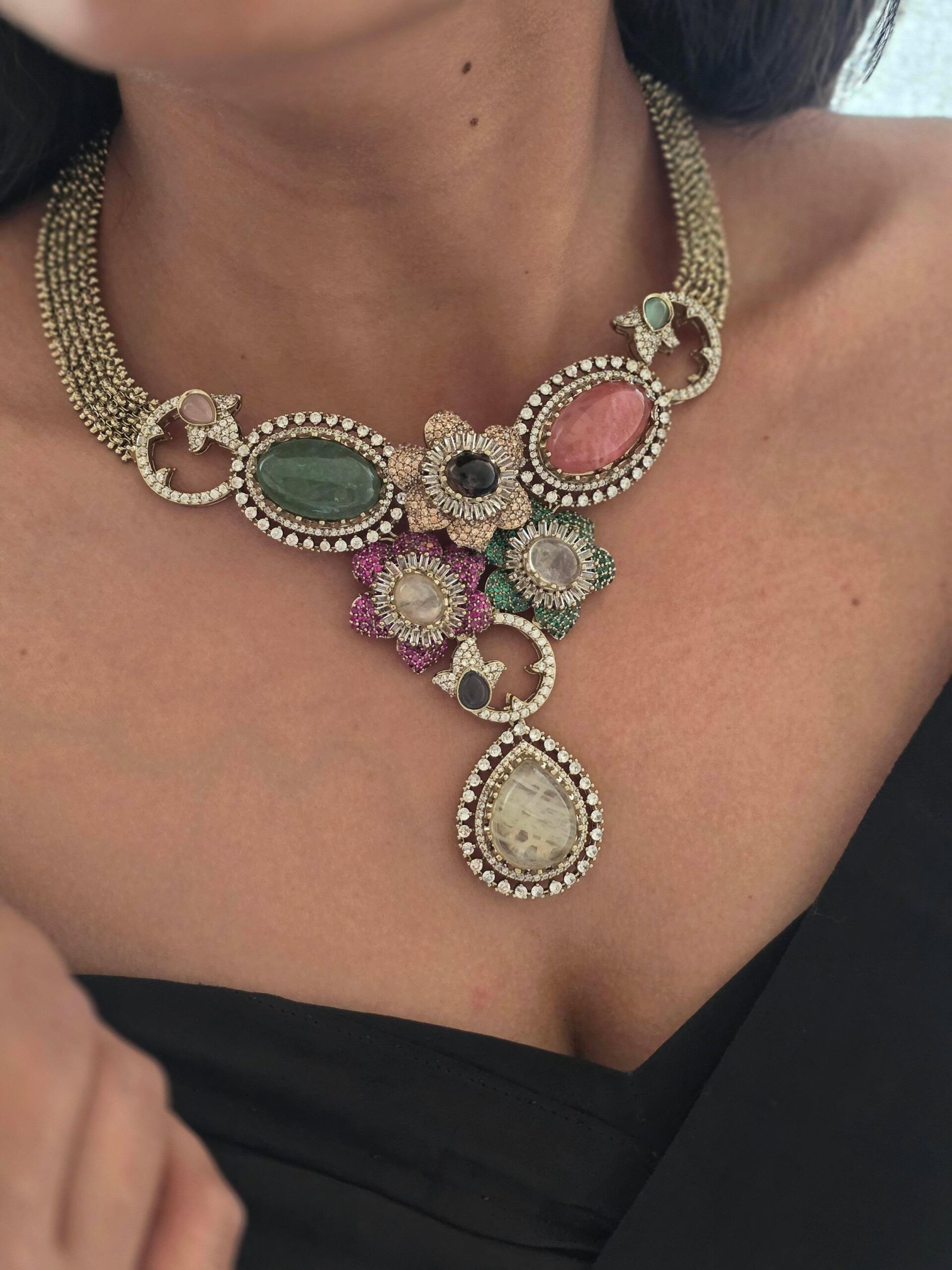 Elora semi-precious quartz necklace Thumbnail