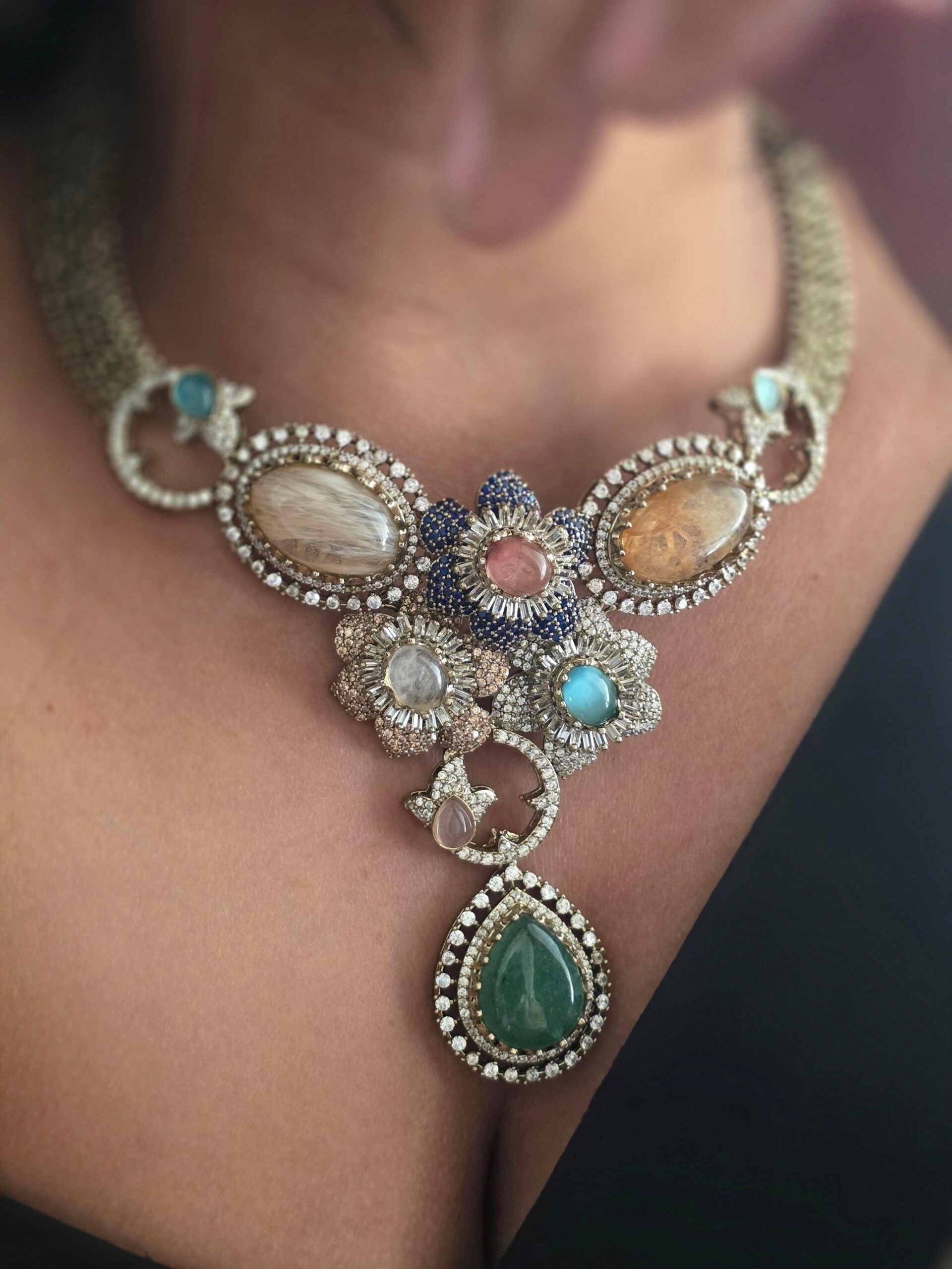 Elora semi-precious quartz necklace Thumbnail