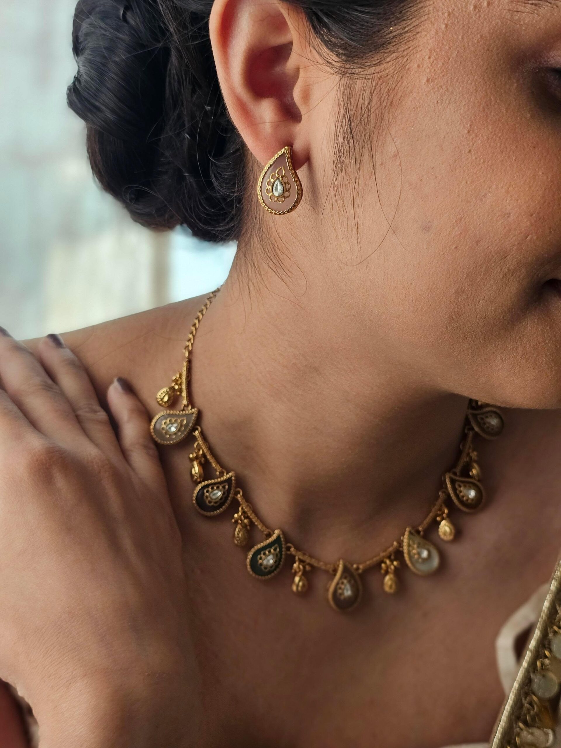 Krisha handcrafted delicate necklace Thumbnail