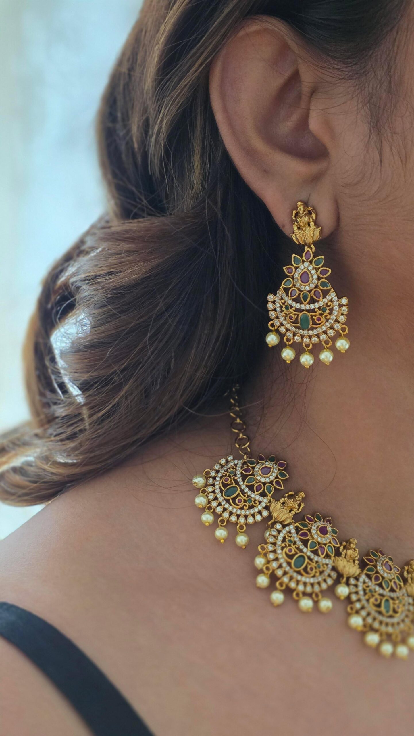 Guneet handcrafted necklace Thumbnail