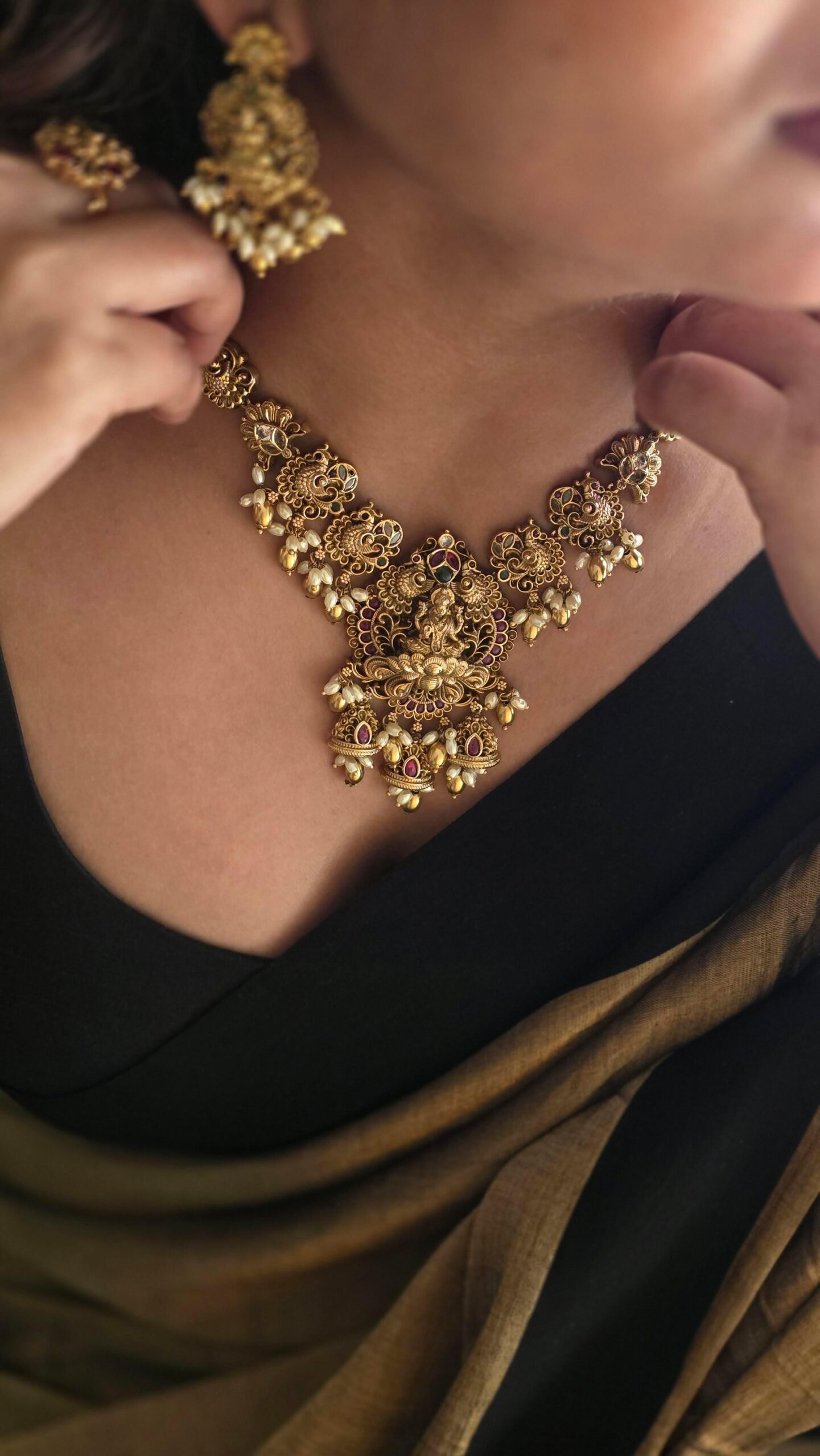 Devina handcrafted necklace Thumbnail