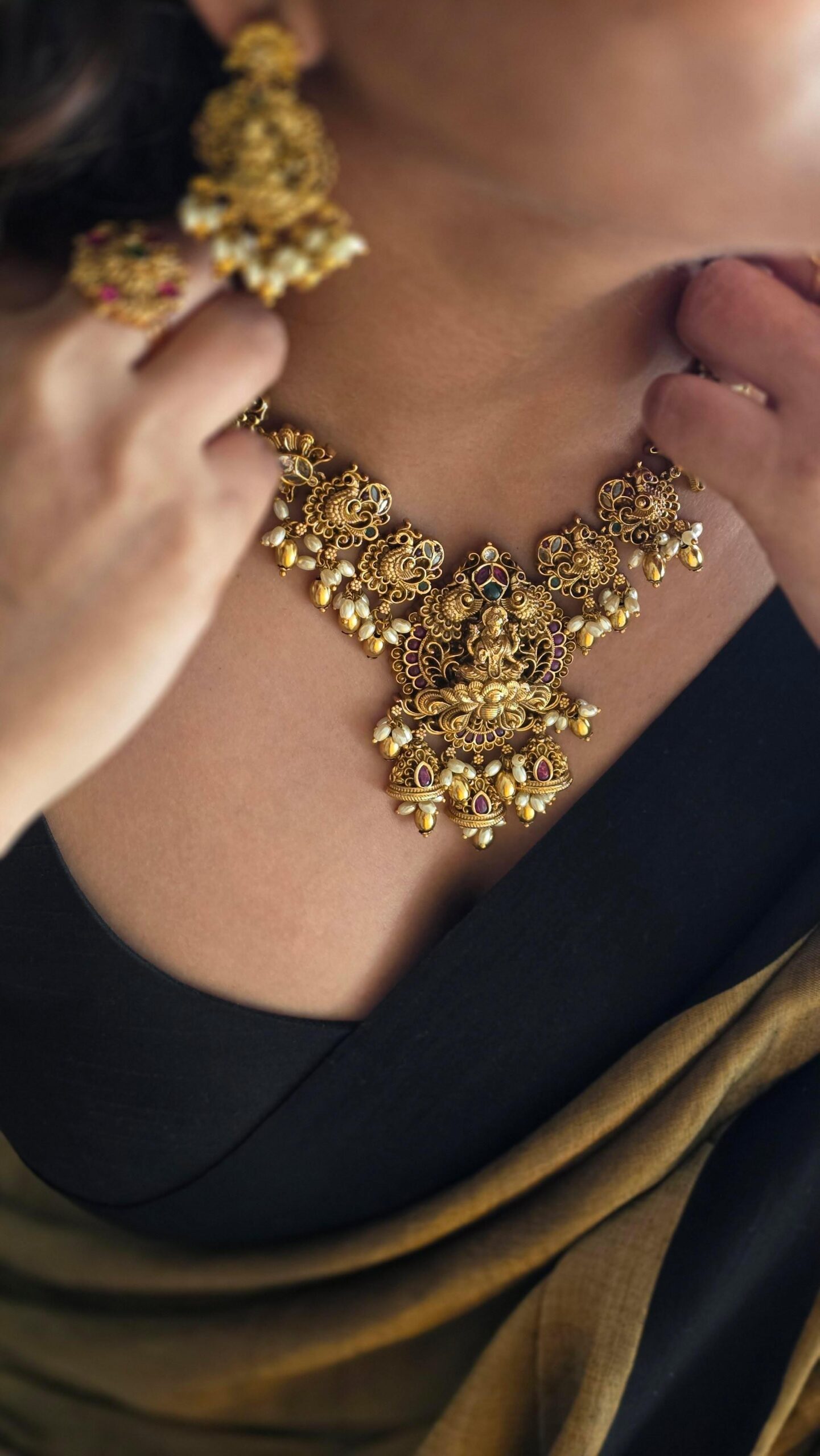 Devina handcrafted necklace Thumbnail