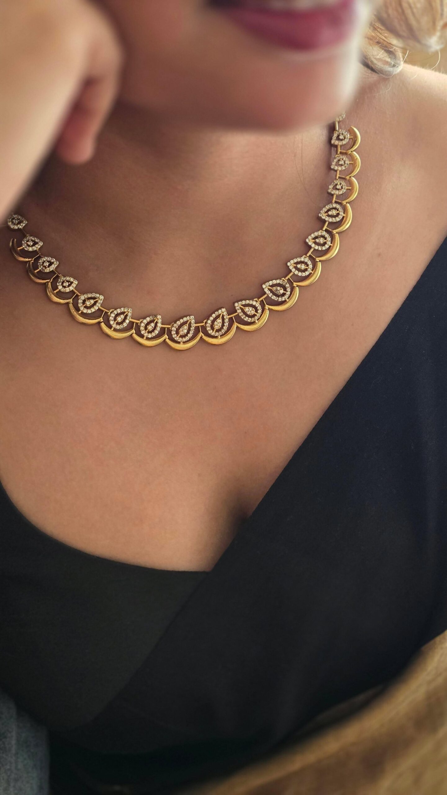 Uma delicate handcrafted necklace Thumbnail