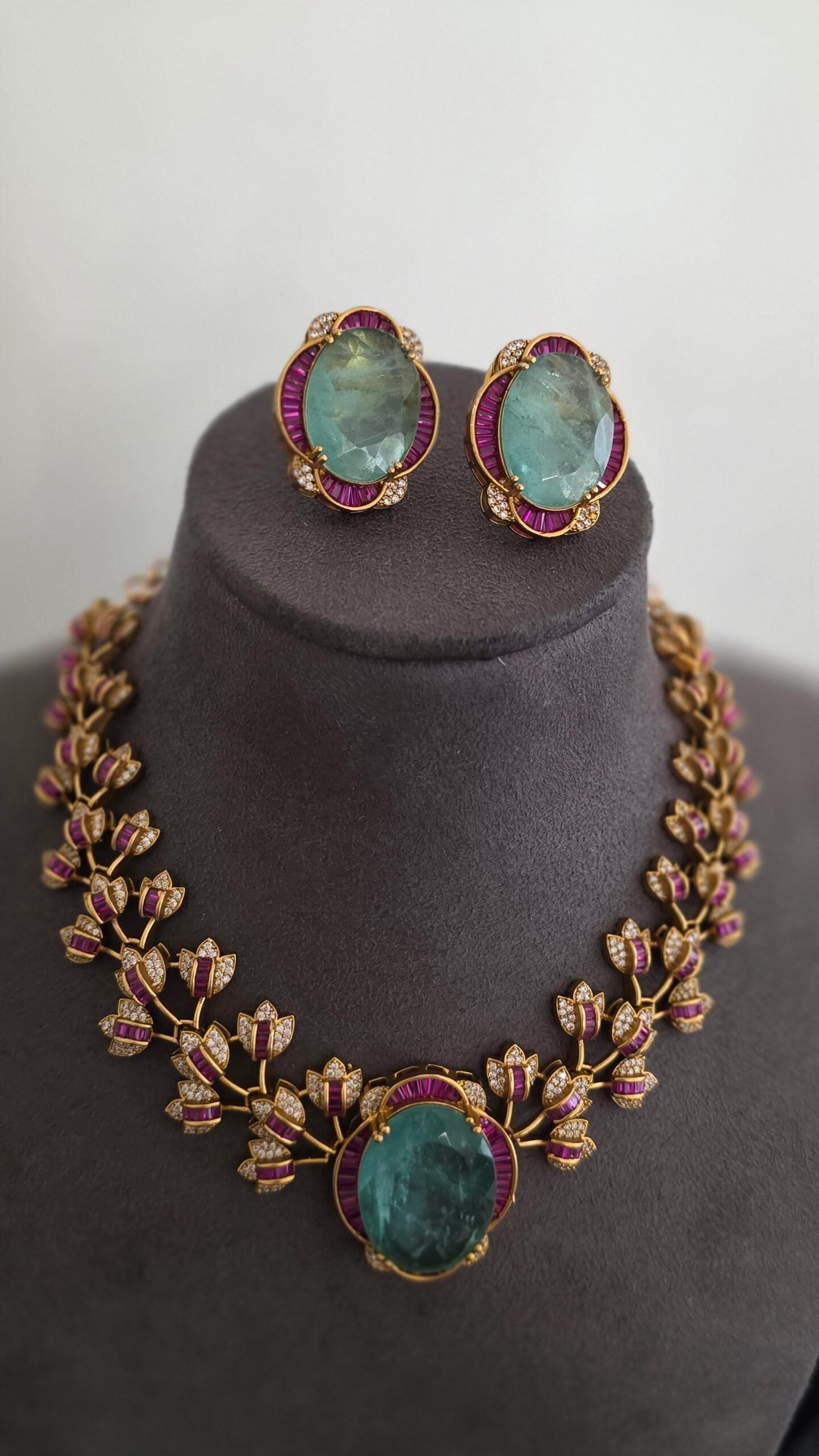 Rossie semi precious quartz necklace Thumbnail