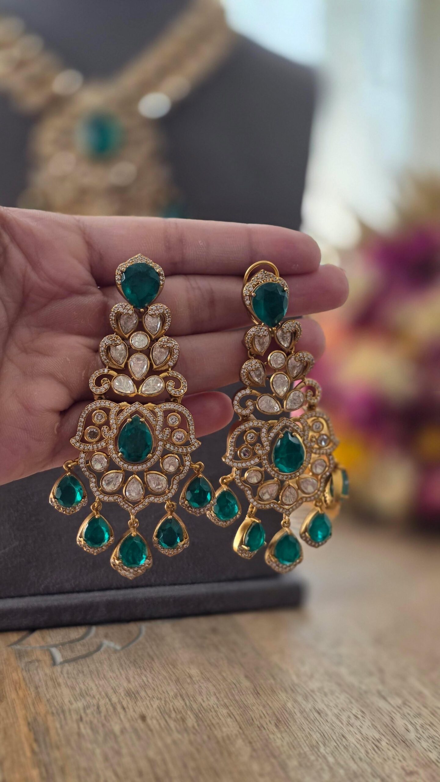 Ishvani polki & quartz necklace Thumbnail