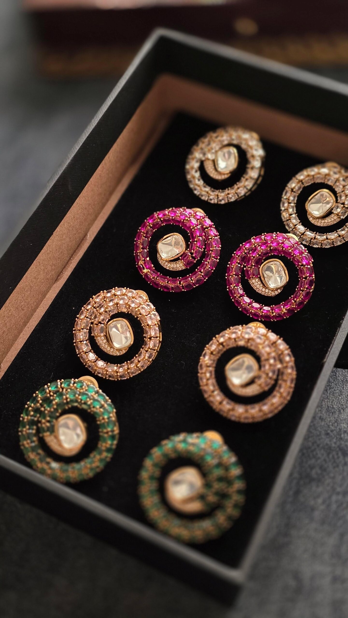 Vini statement studs Thumbnail