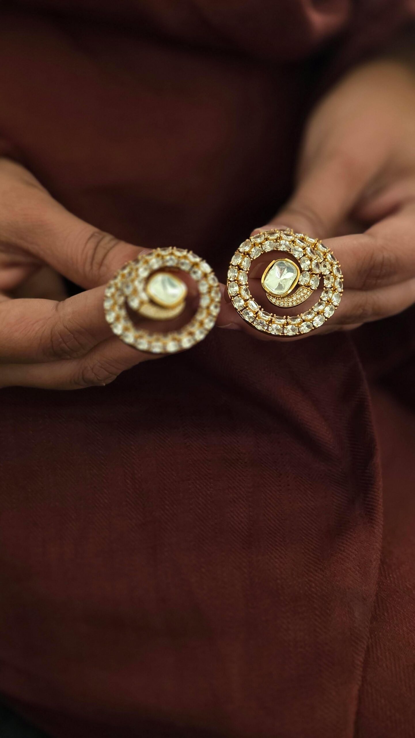 Vini statement studs Thumbnail