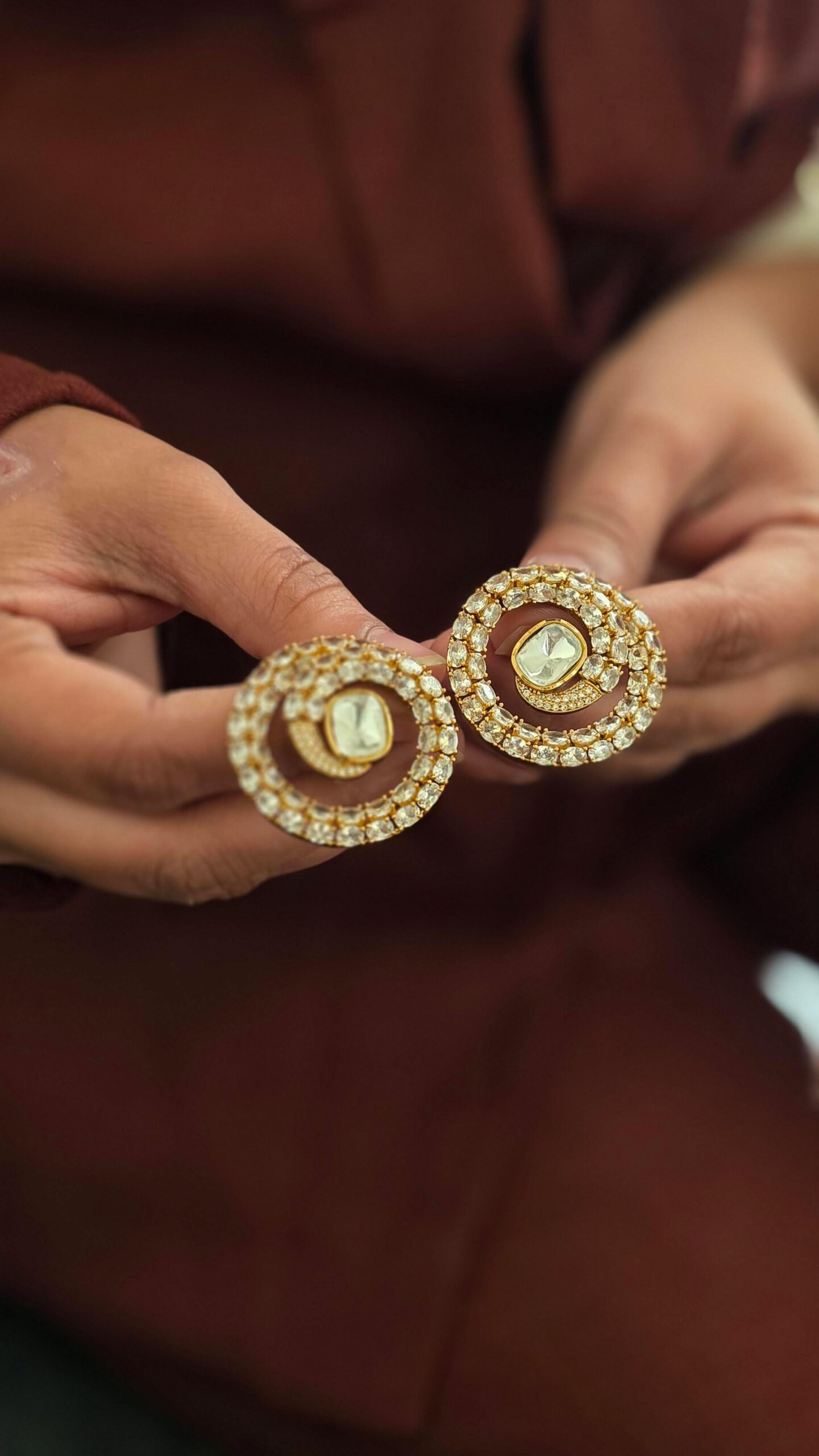 Vini statement studs Thumbnail