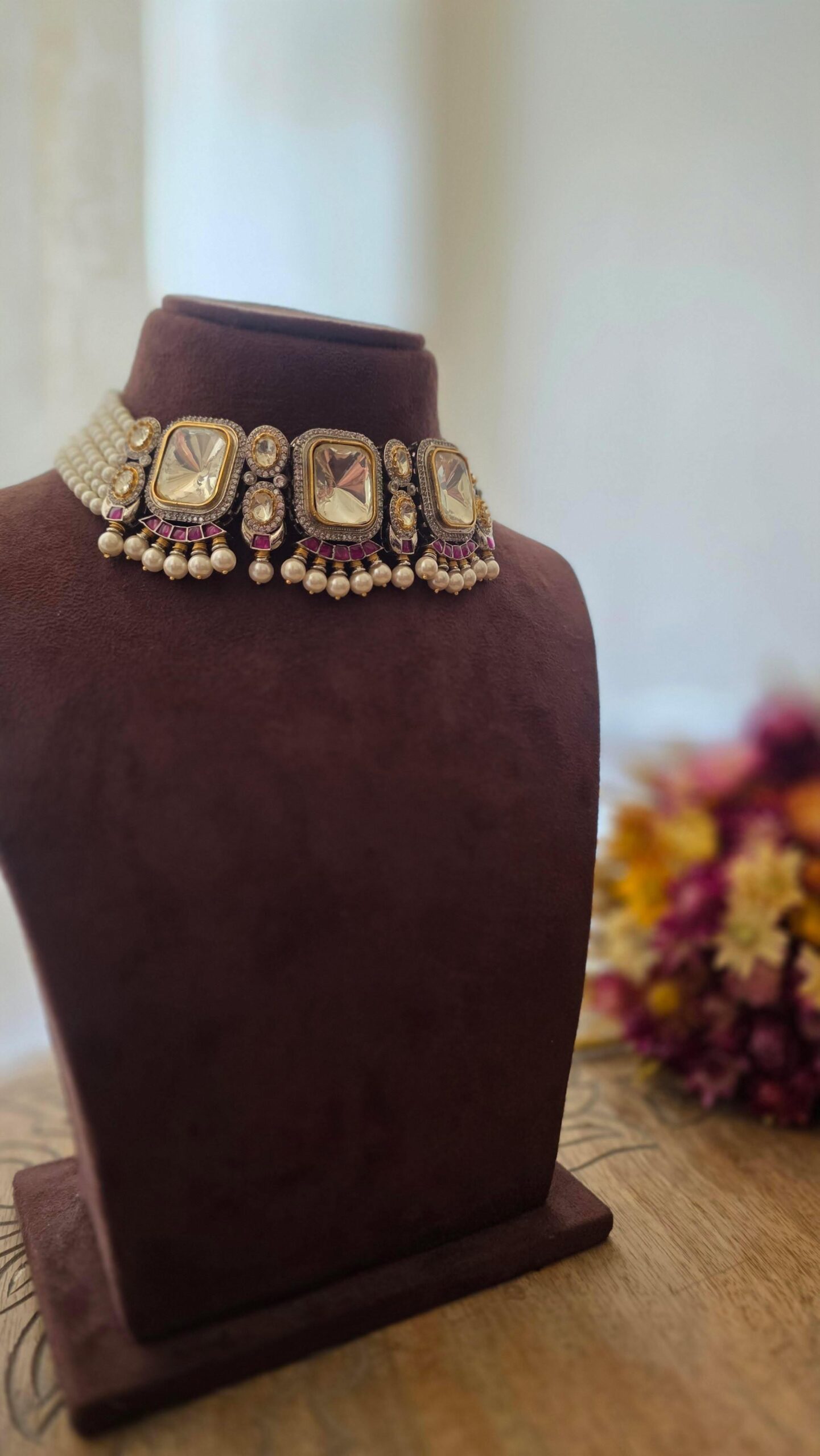 Vera polki and pearl choker Thumbnail
