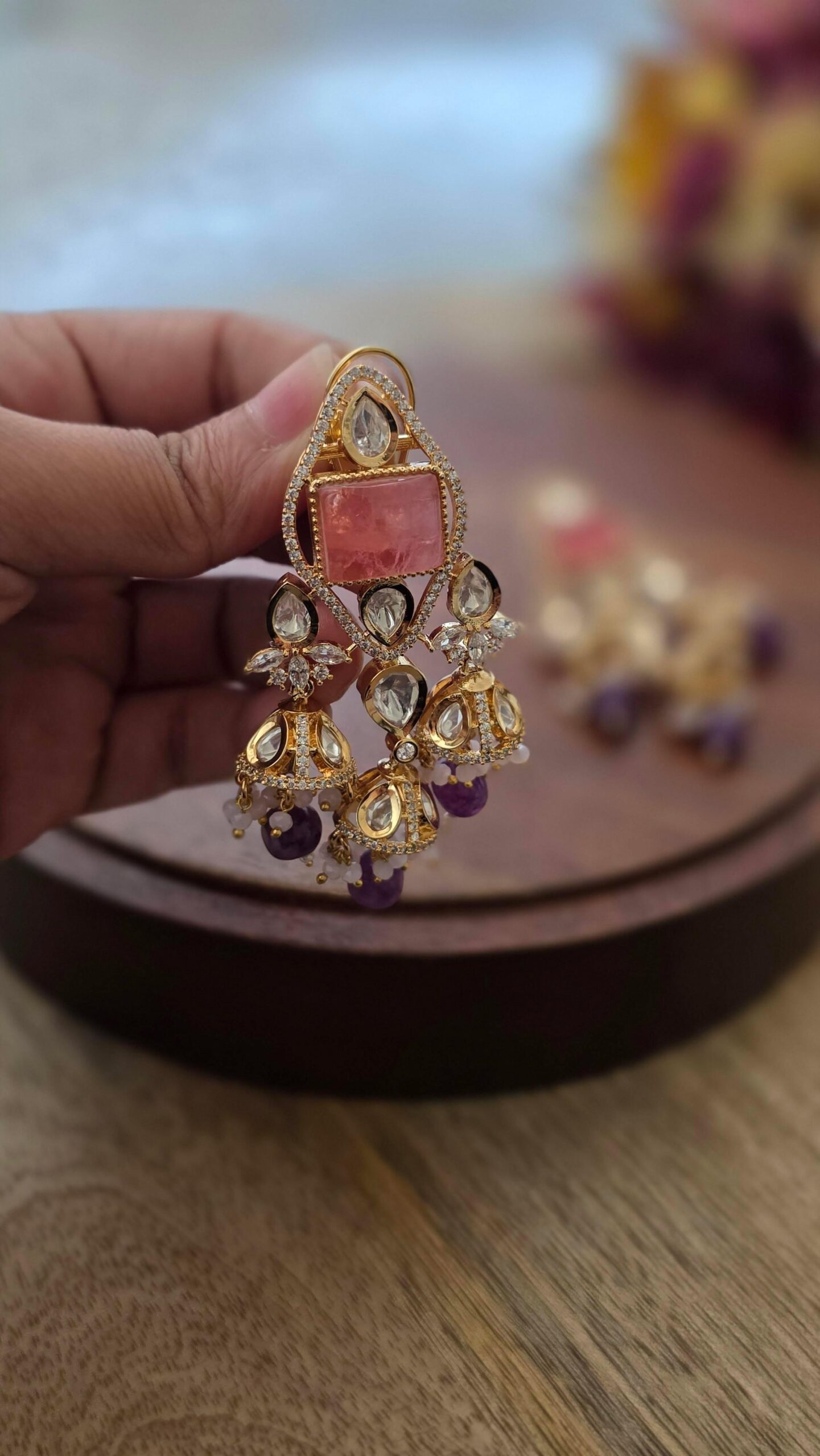 Roop Quartz choker Thumbnail