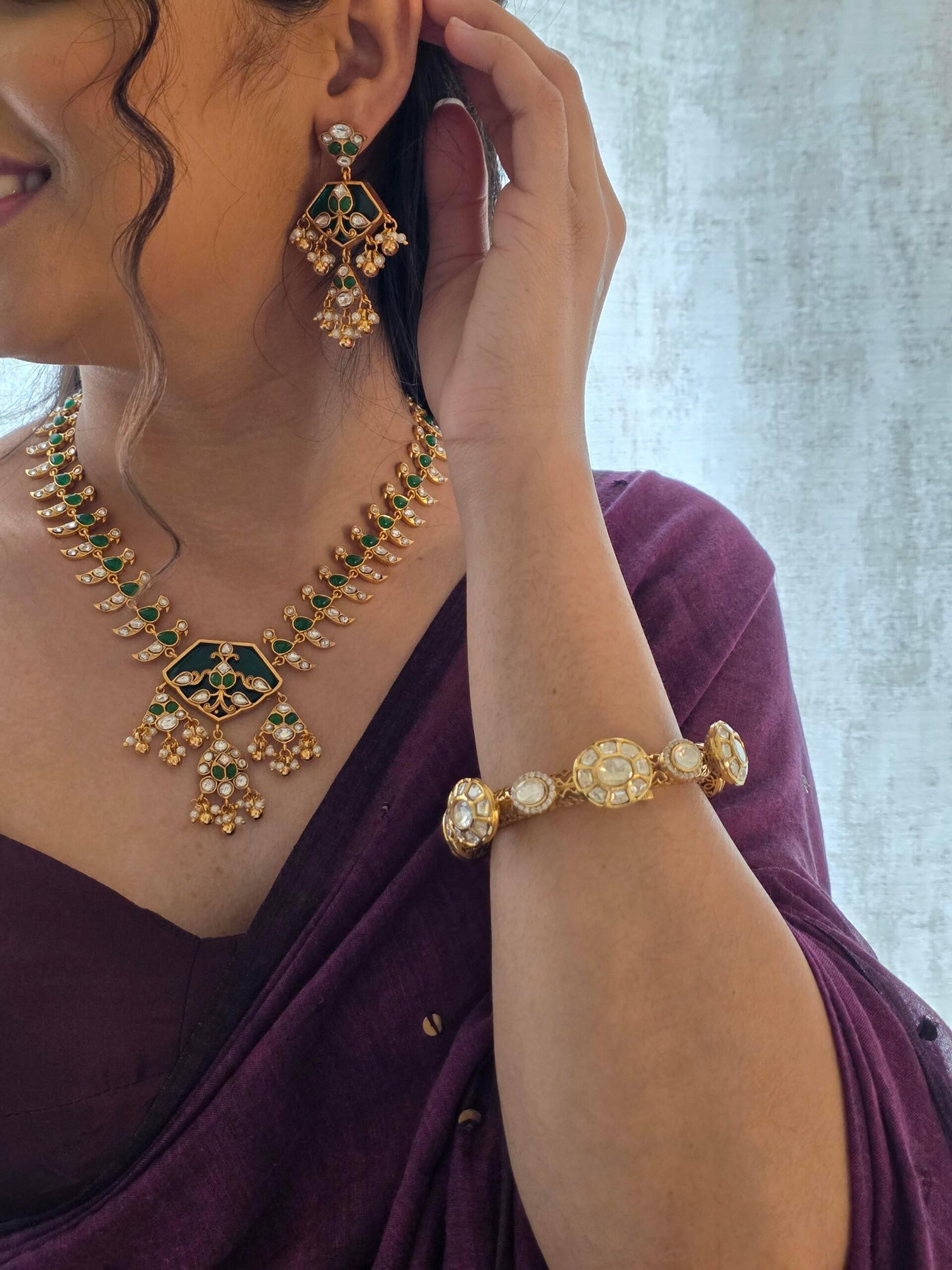 Harshika quartz necklace Thumbnail