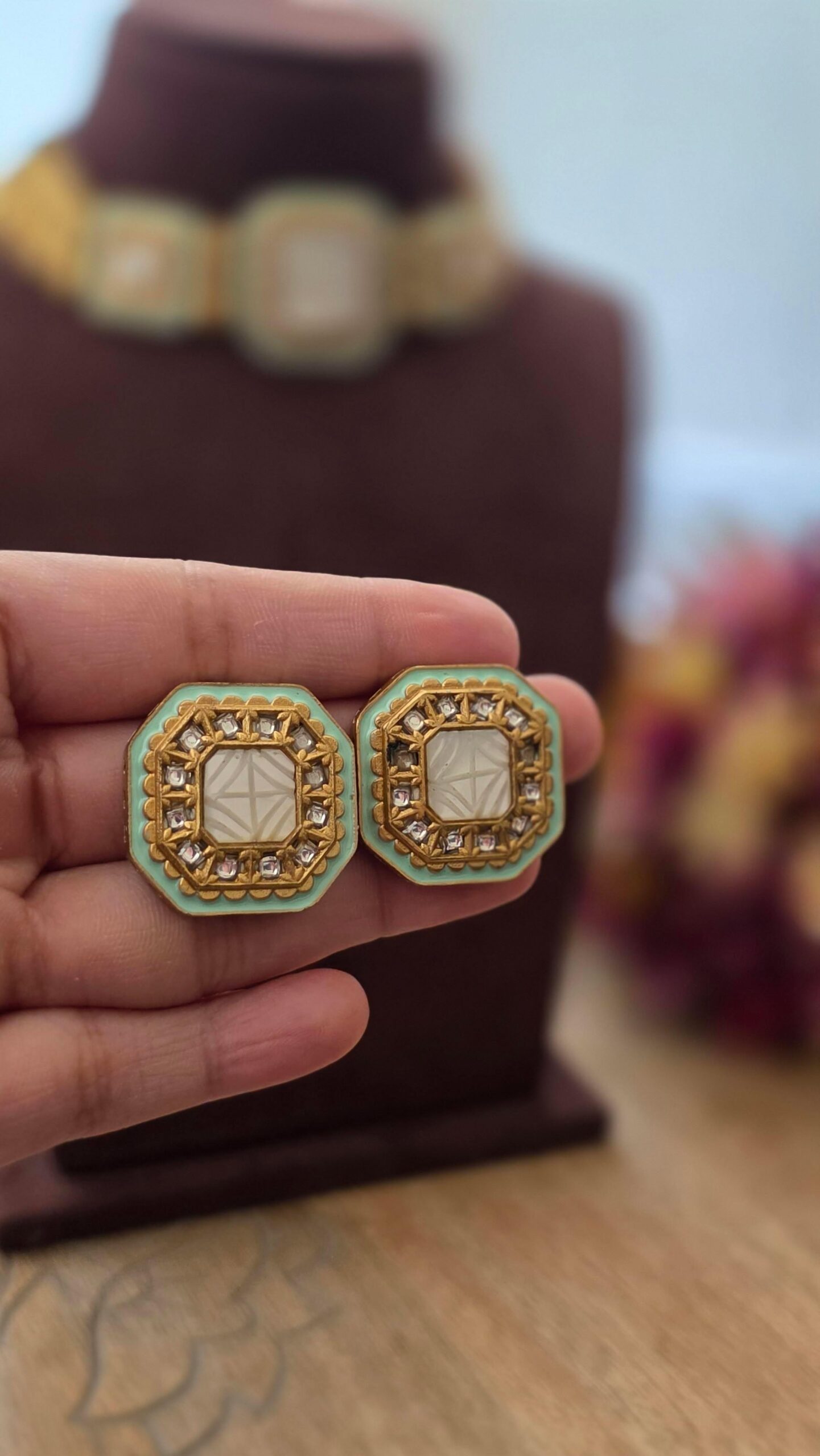 Meera handcrafted choker Thumbnail