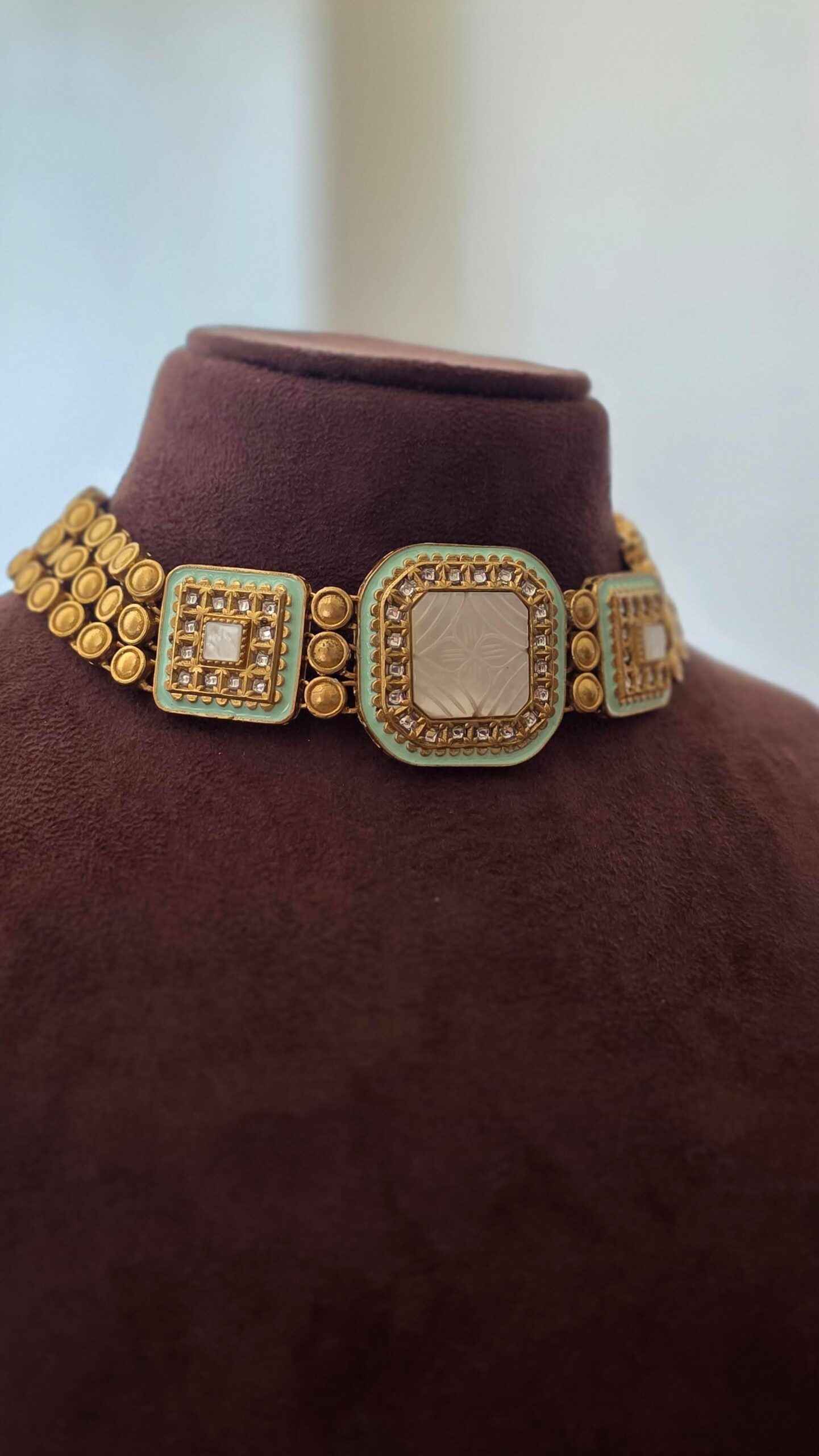 Meera handcrafted choker Thumbnail