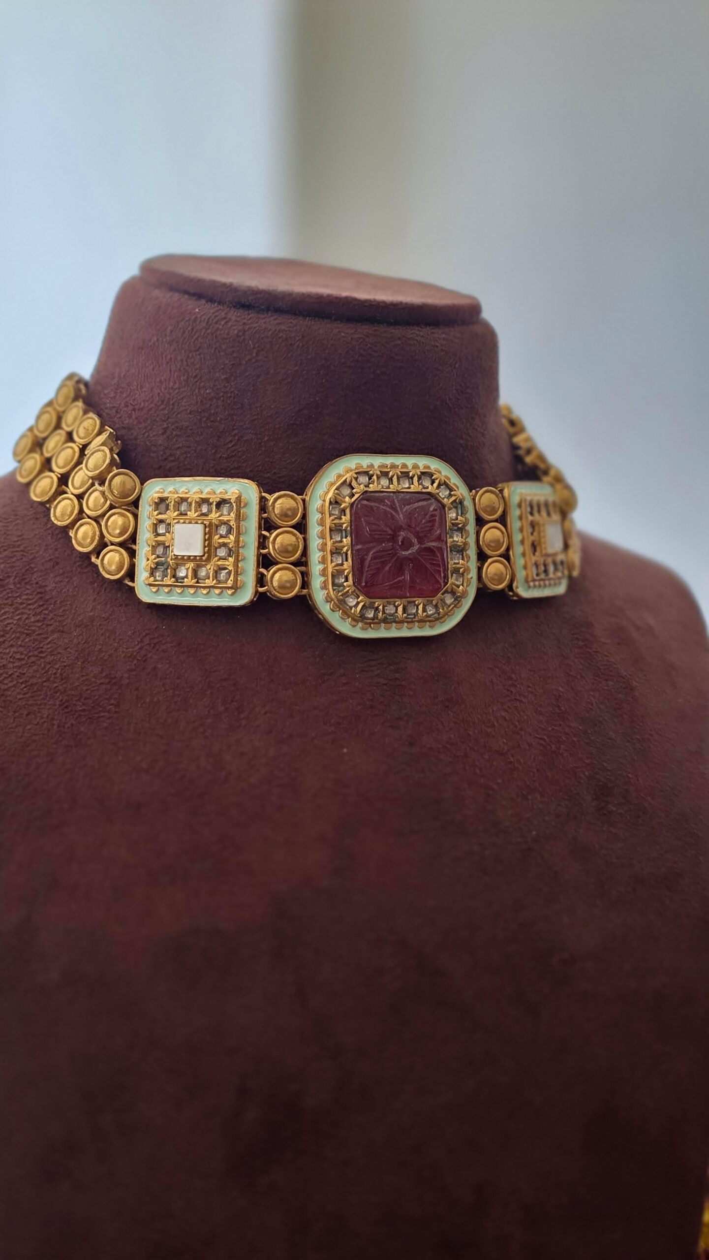 Meera handcrafted choker Thumbnail