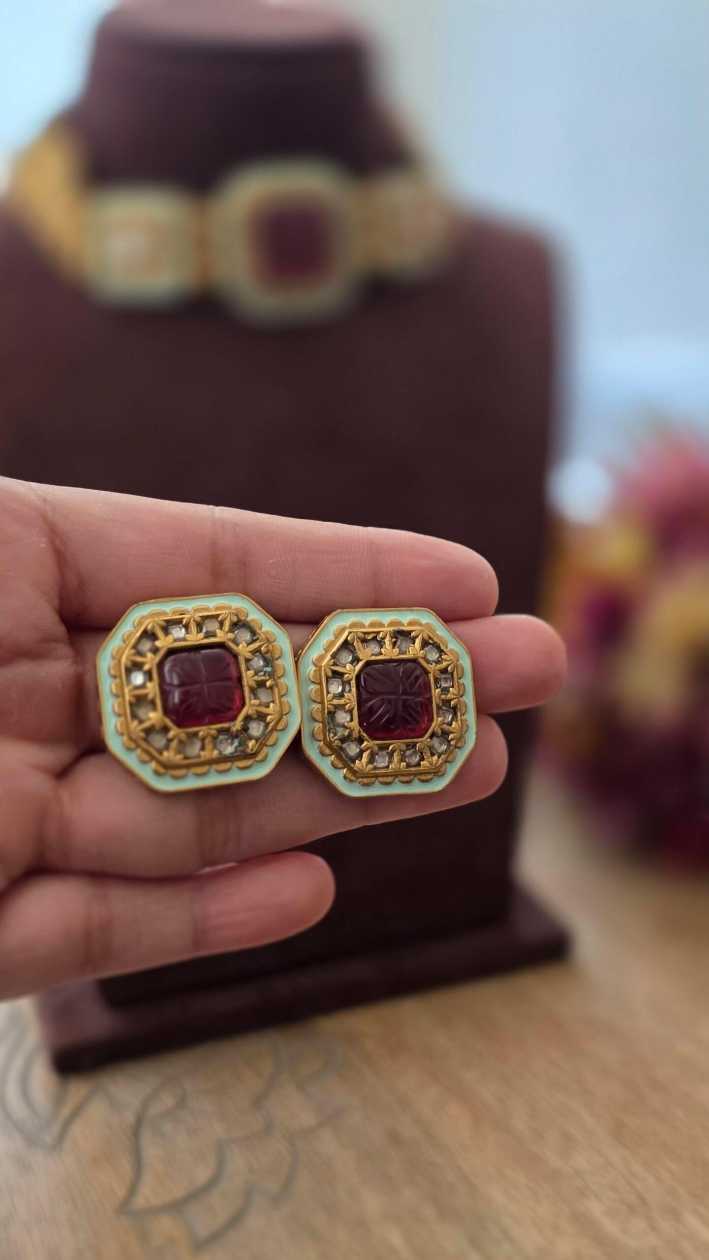 Meera handcrafted choker Thumbnail