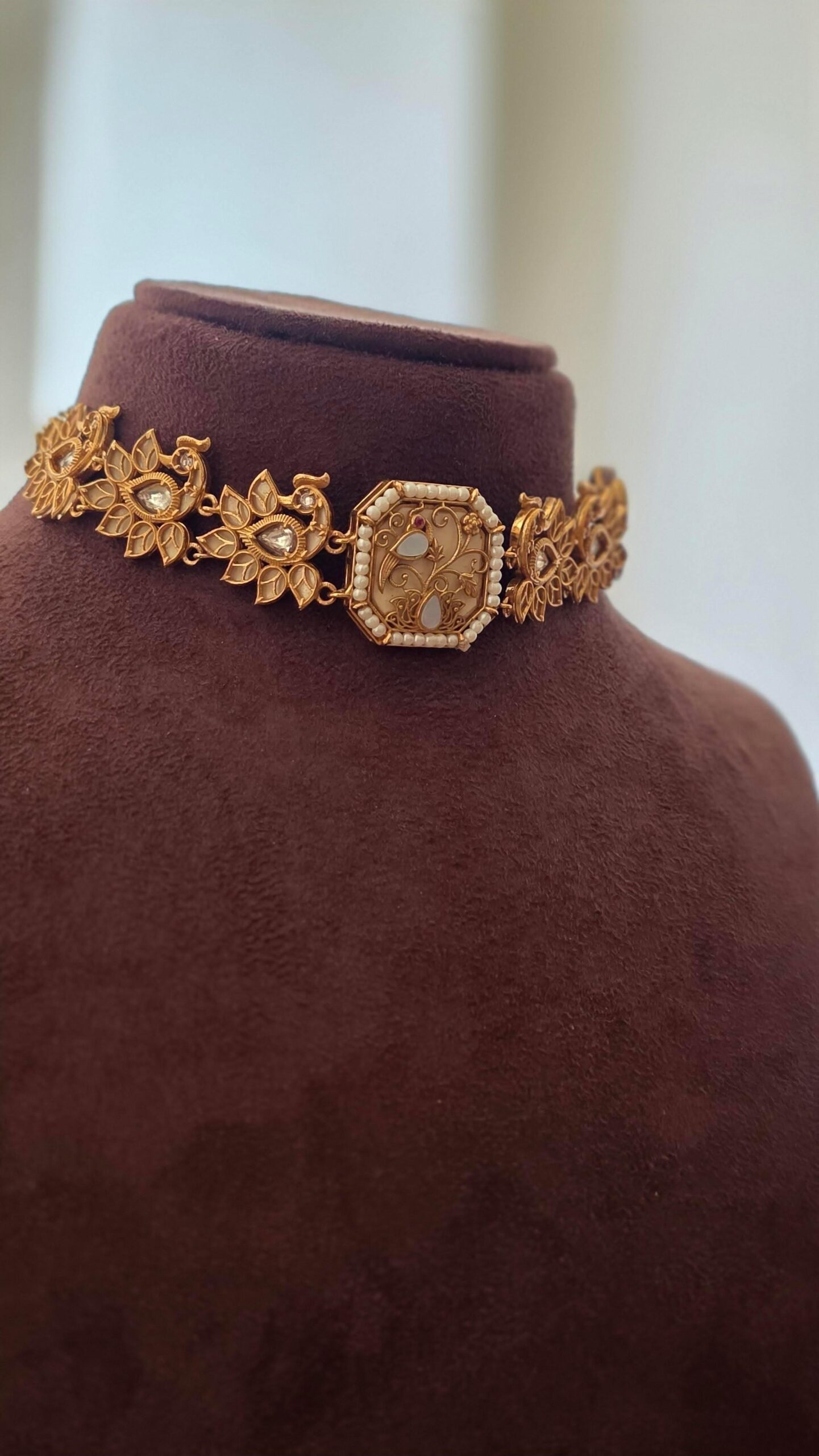 Moor handcrafted choker Thumbnail