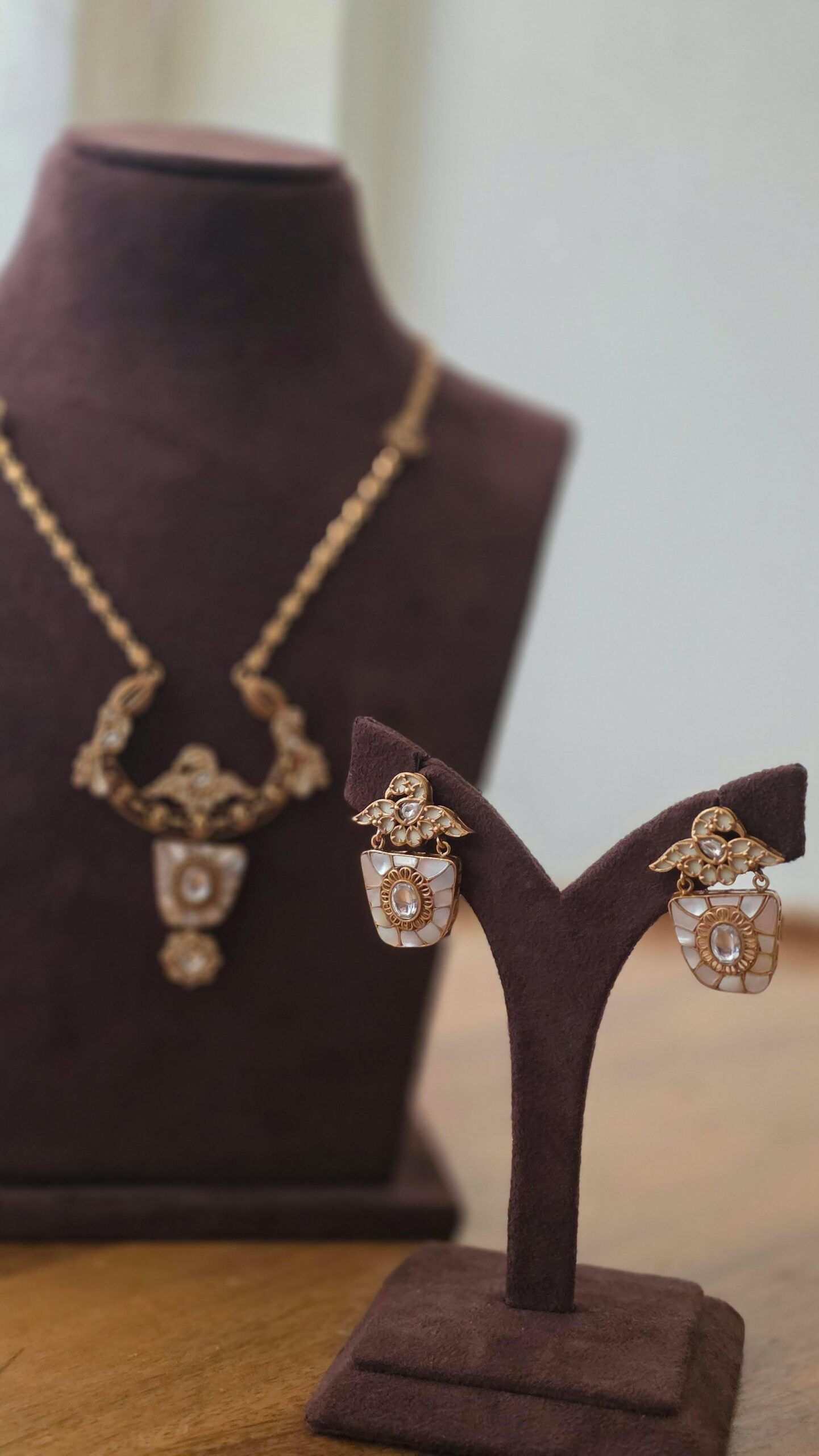 Nirya handcrafted long necklace Thumbnail
