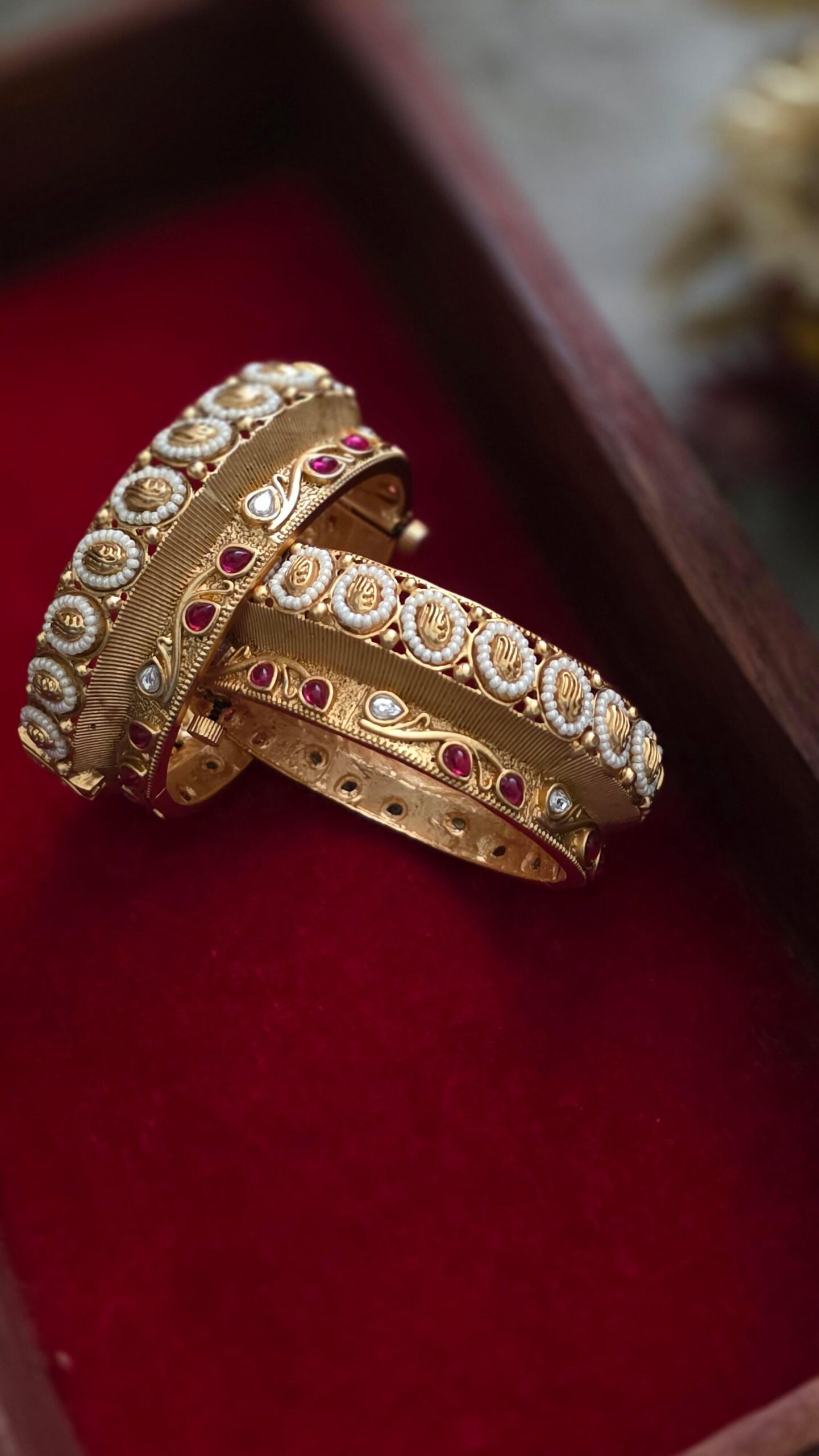 Ayla openable handcrafted bangles Thumbnail