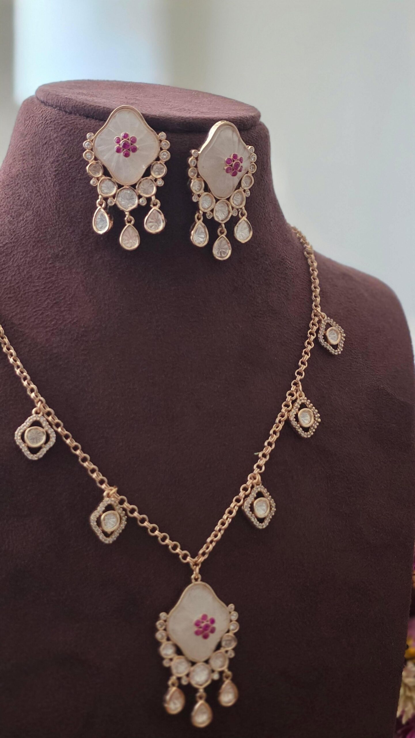 Niti Delicate Necklace Thumbnail