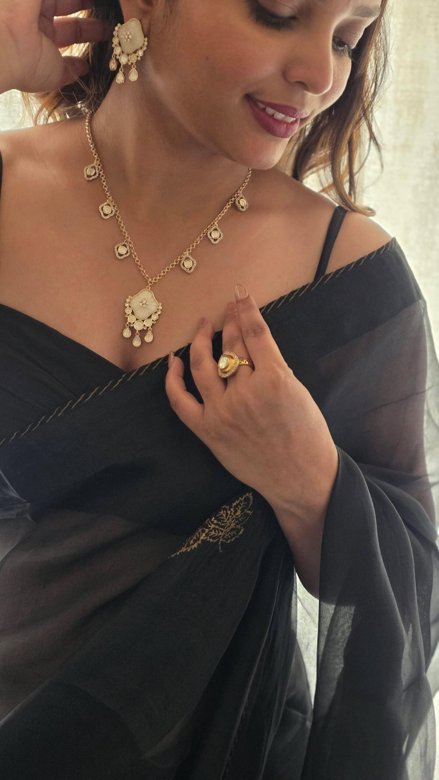 Niti Delicate Necklace Thumbnail
