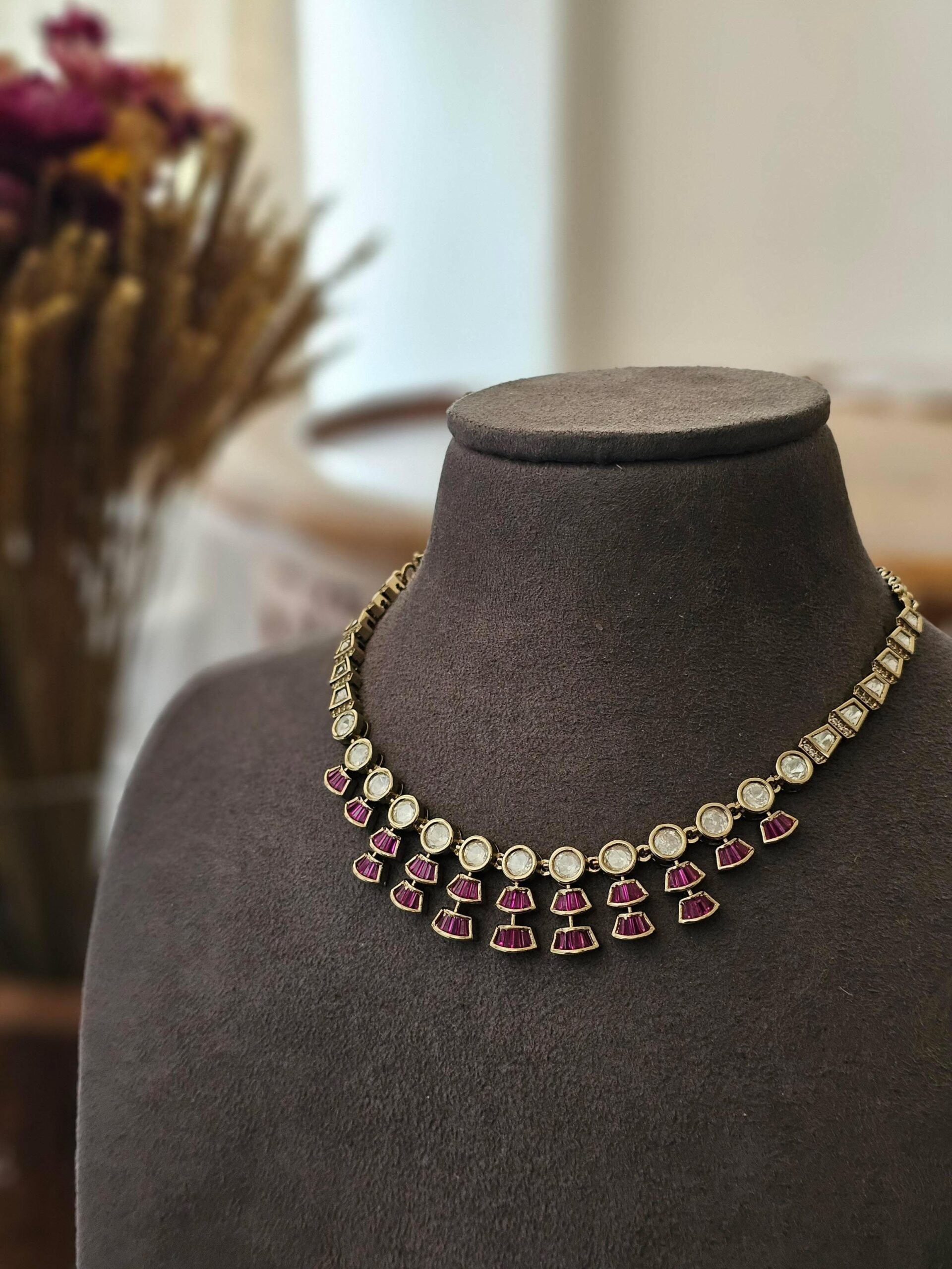Avni Delicate Neckalce Thumbnail
