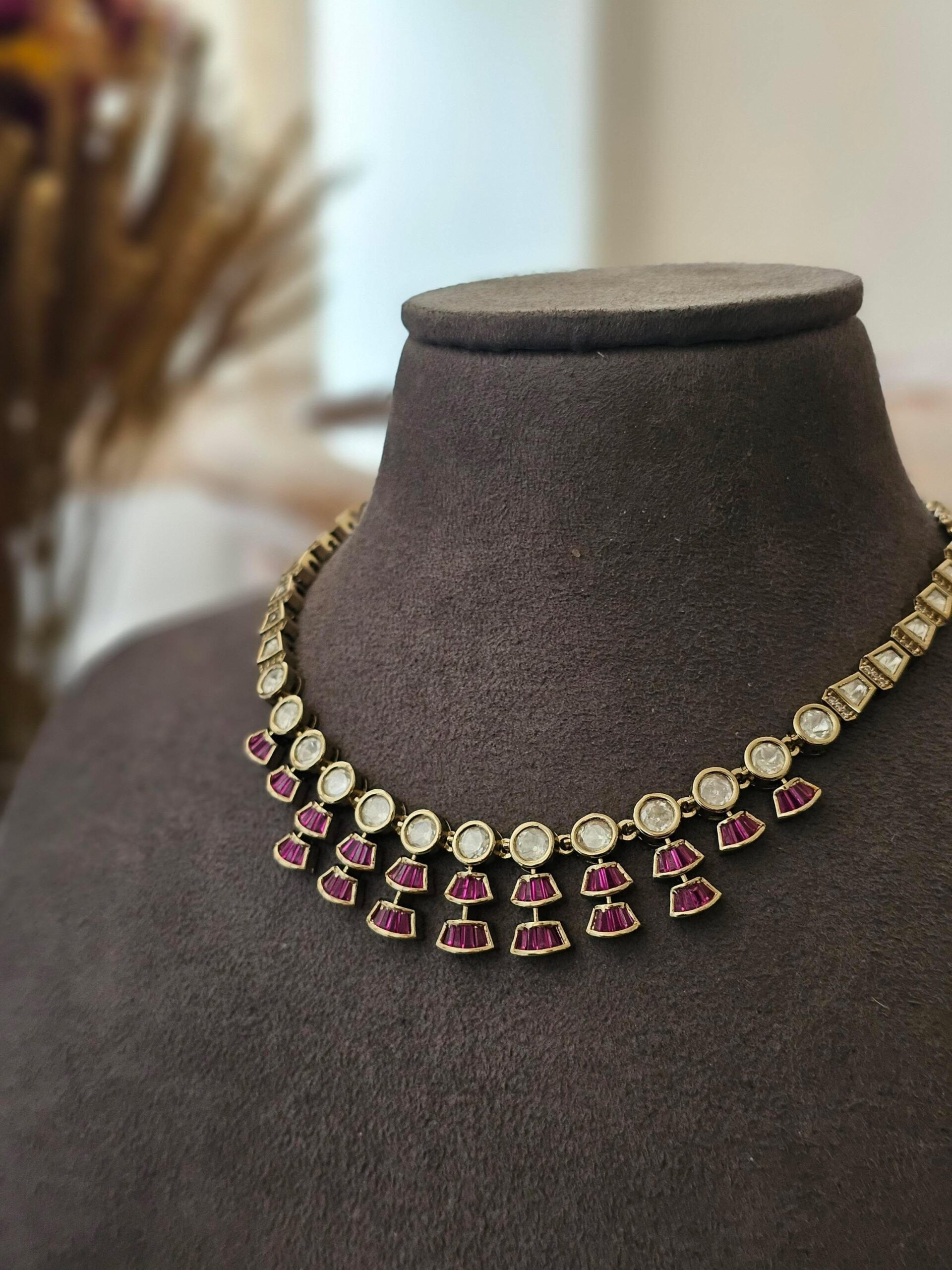 Avni Delicate Neckalce Thumbnail