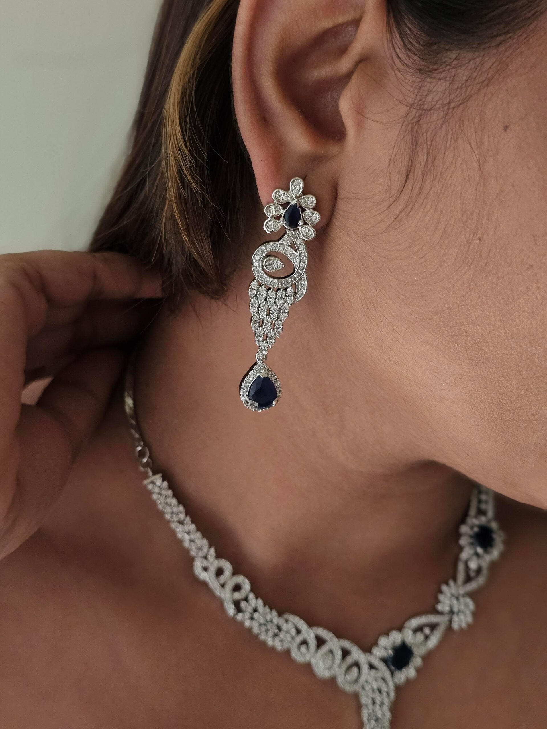 Della statement necklace Thumbnail