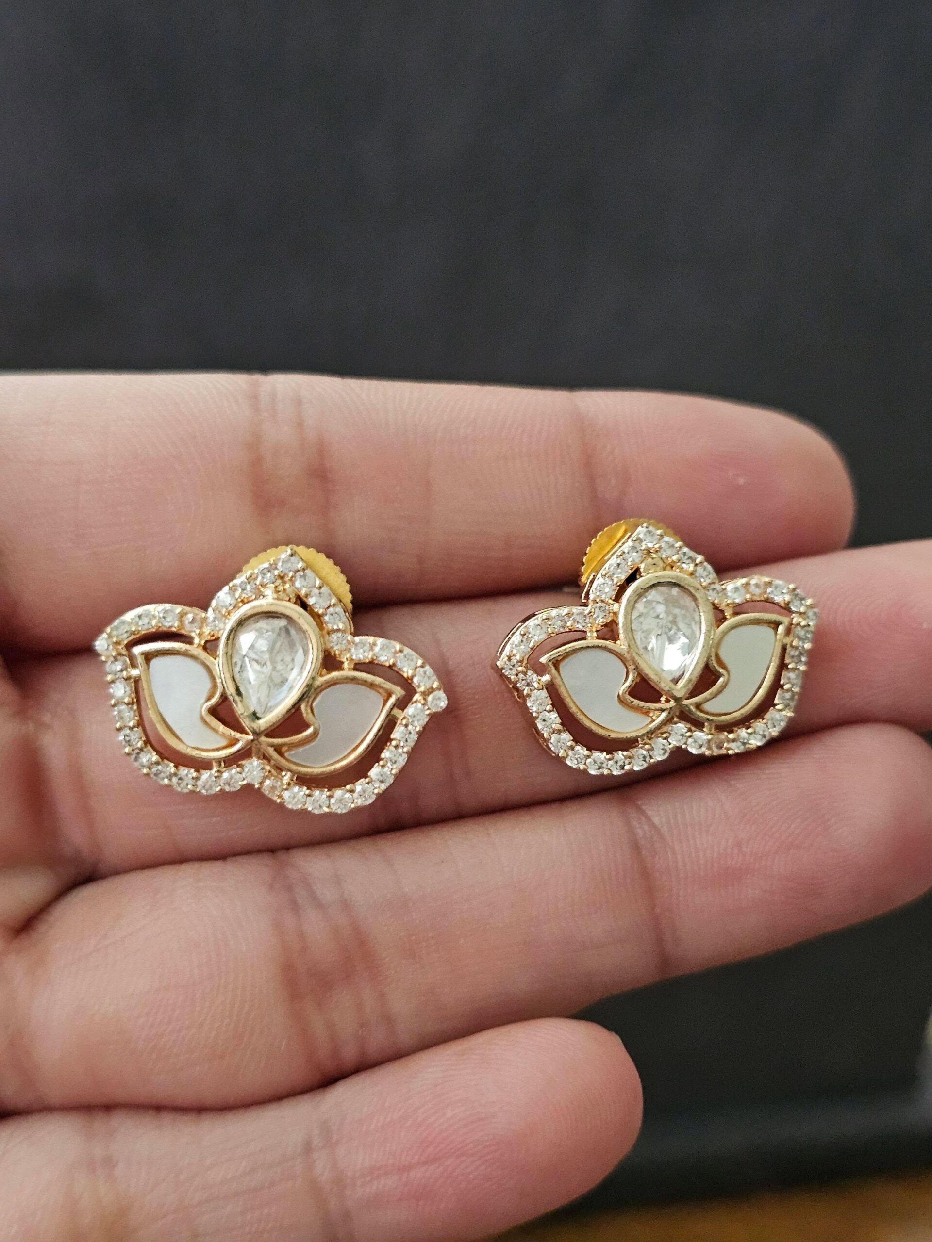 Meera Delicate Polki Hasli Thumbnail