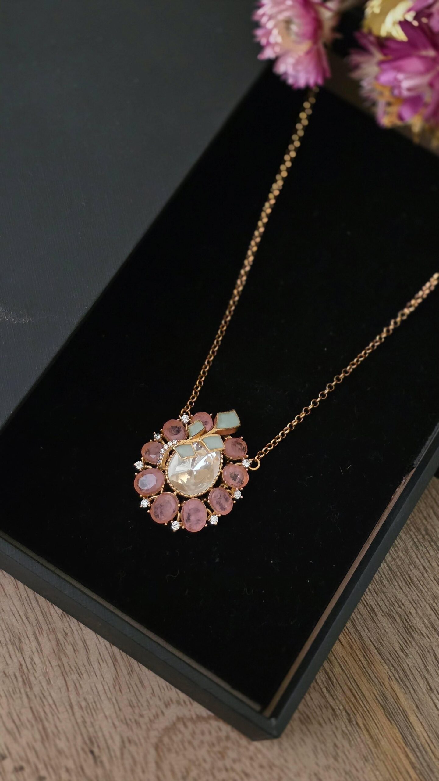 Juhi Delicate Necklace Thumbnail