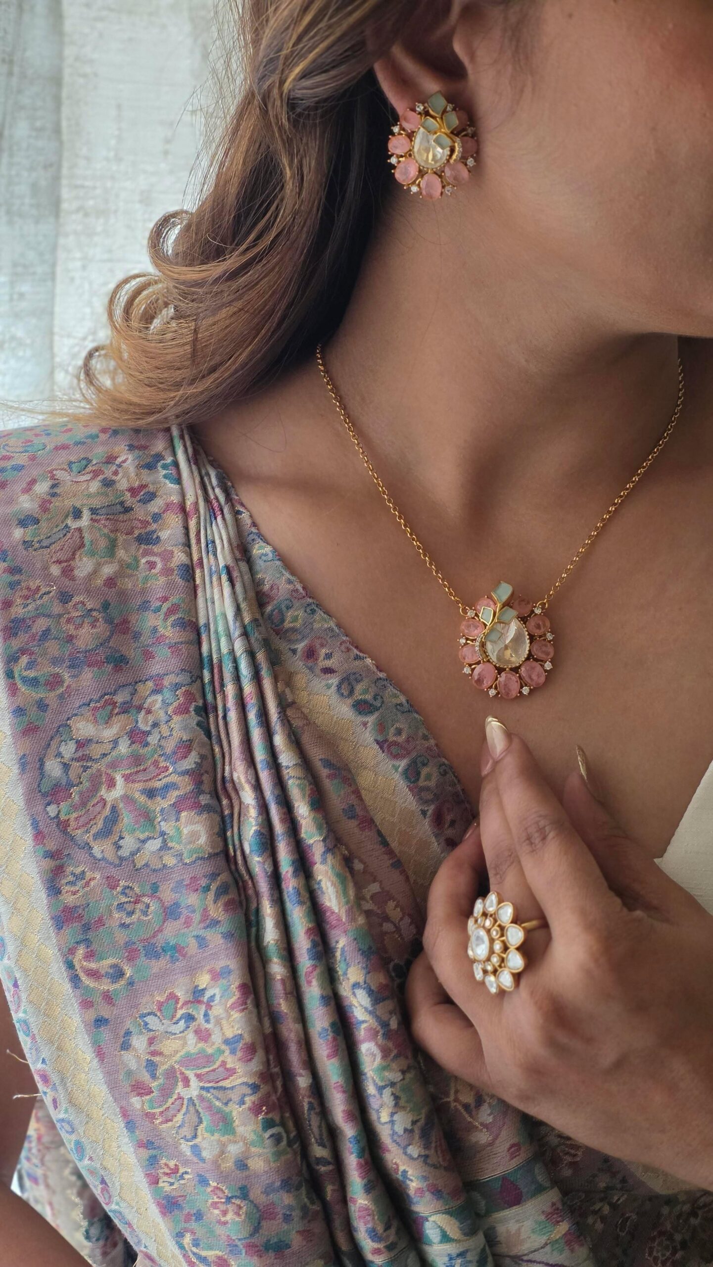 Juhi Delicate Necklace Thumbnail