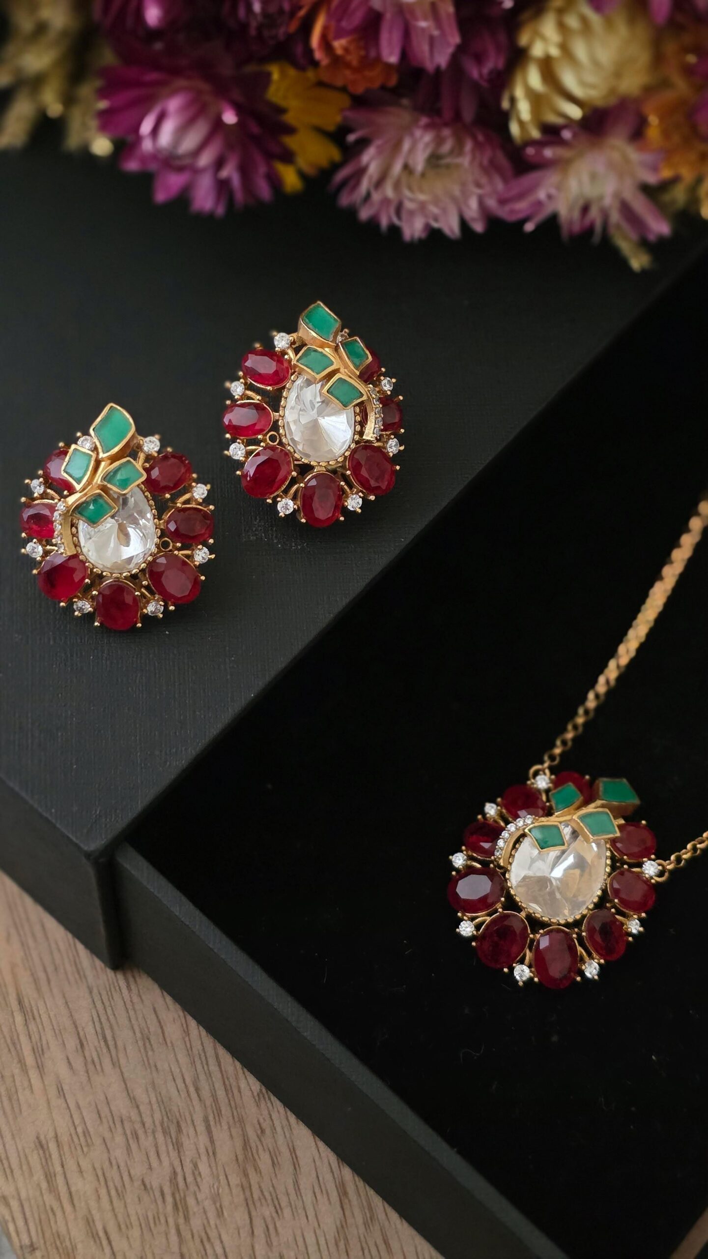Juhi Delicate Necklace Thumbnail